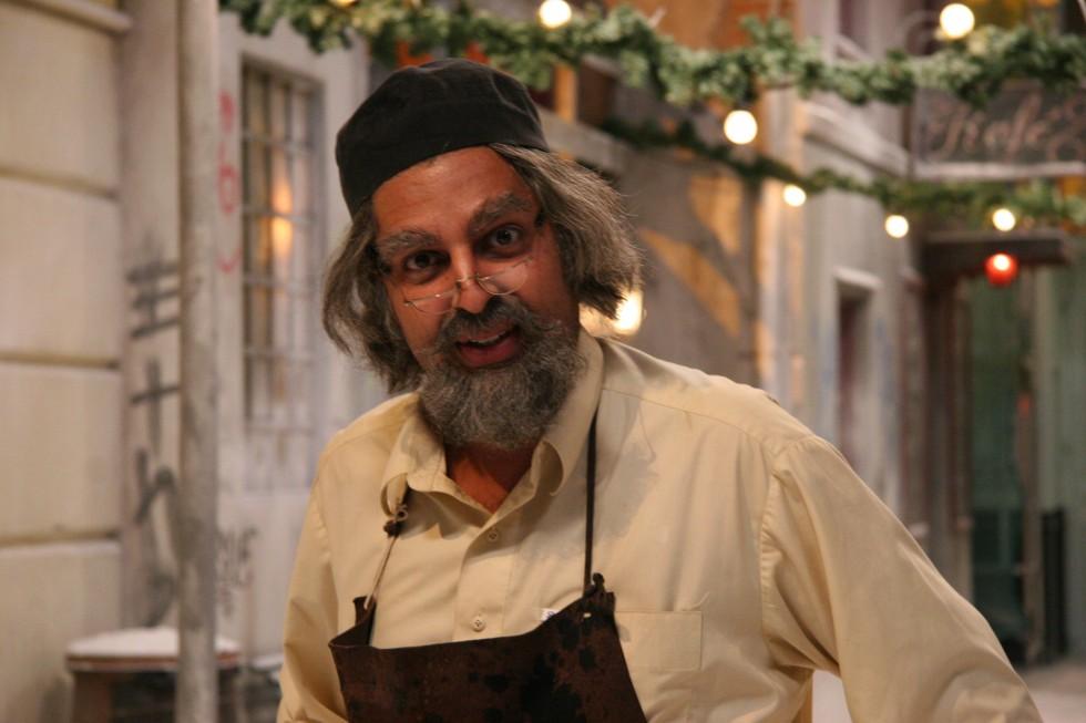 JUL: Zahid Ali som skomaker i adventsserien Jul i Tøyengata.
