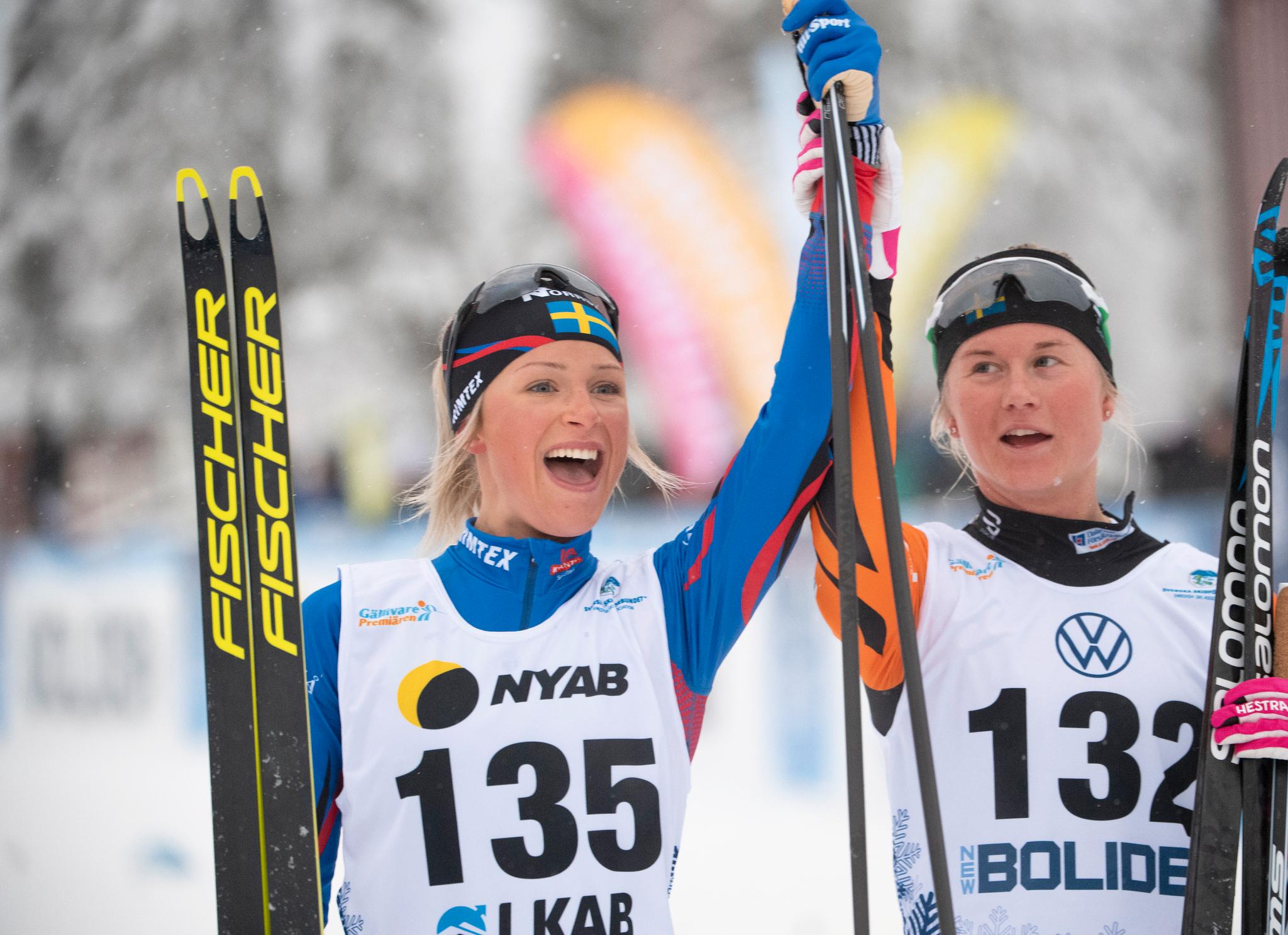 Frida Karlsson (til venstre) og Maja Dahlqvist forteller at det økonomiske ikke har endret seg etter at de brøt ut av landslaget. 