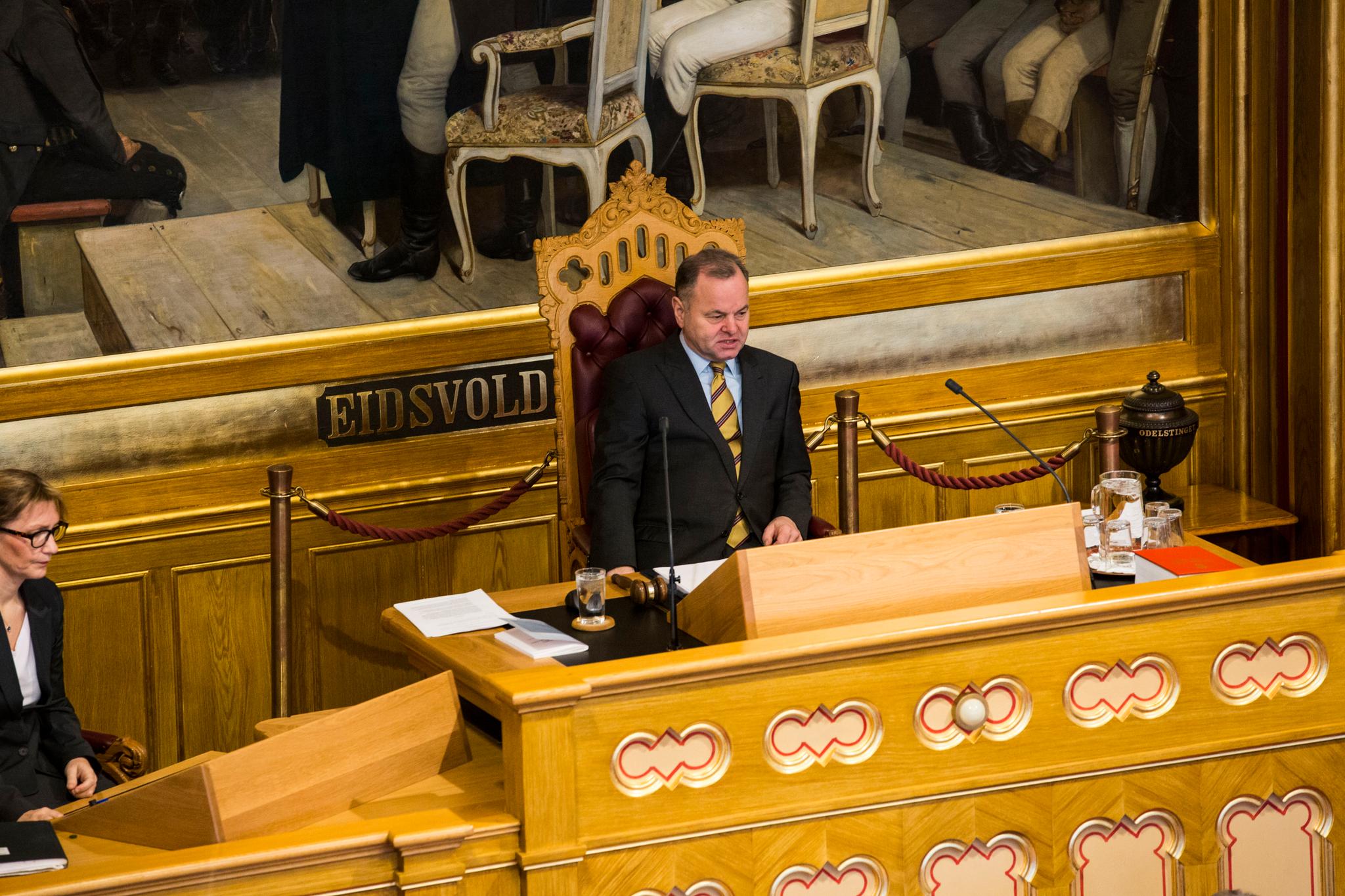 Olemic Thommessen (H) kan bli en av de første stortingspresidenter som blir utsatt for krav om nyvalg i perioden. I fjor vår overlevde han et mistillitsforslag.