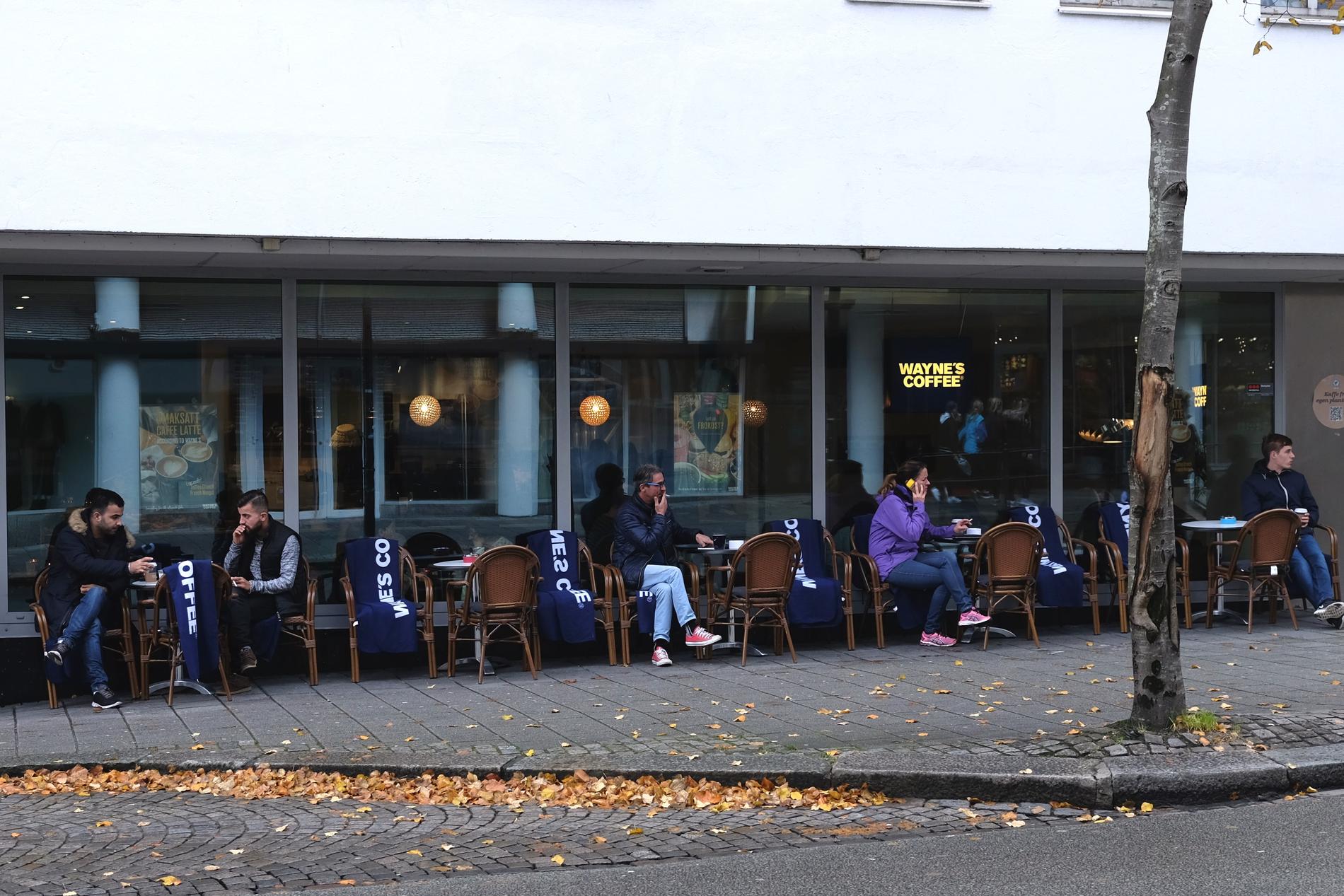 Wayne's Coffee ligger i Klubbgata, nederst i kjøpesenteret Arkaden. Nå skal Starbucks ta over lokalene.
