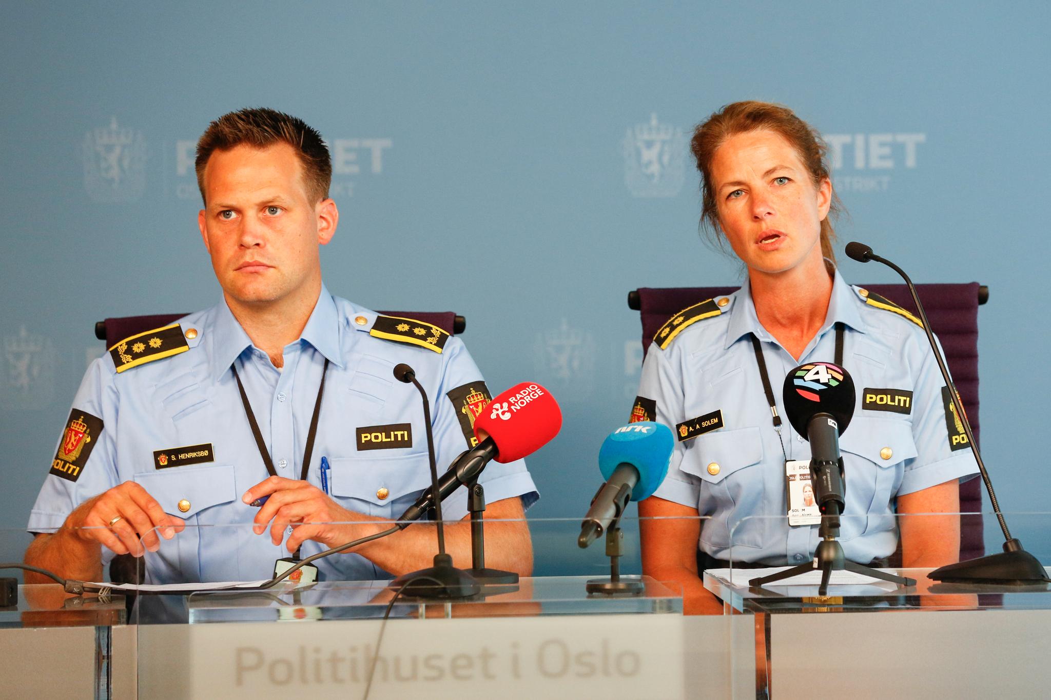 F.v. politiadvokat Sturla Henriksbø og Anne Alræk Solem, leder for seksjon for etterforskning av alvorlige voldssaker. 