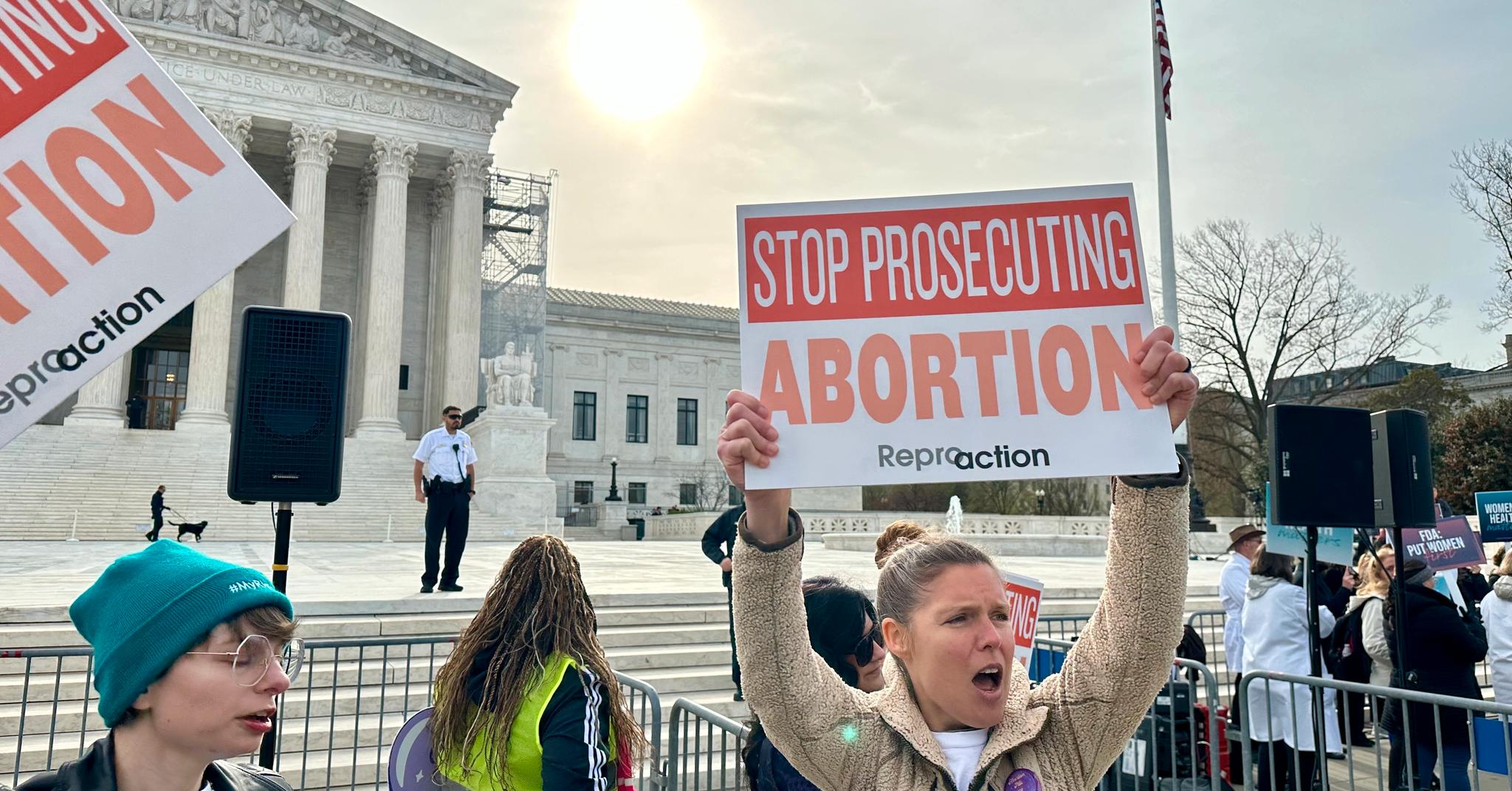 Erin Matson sto fremst blant mange tilhengere av selvbestemt abort da USAs høyesterett tirsdag skulle behandle en sak om abortpillen Mifepriston.