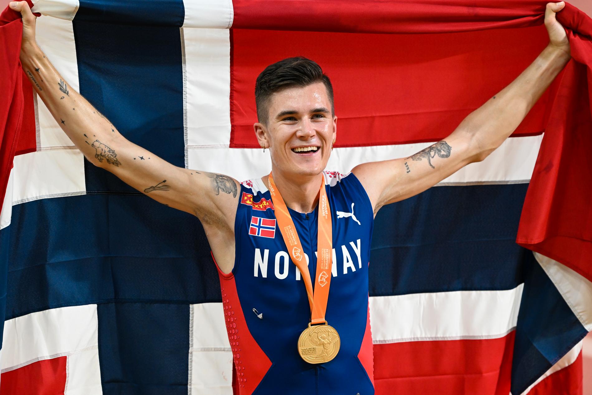 Jakob Ingebrigtsen etter VM-gull på 5000 meter. 