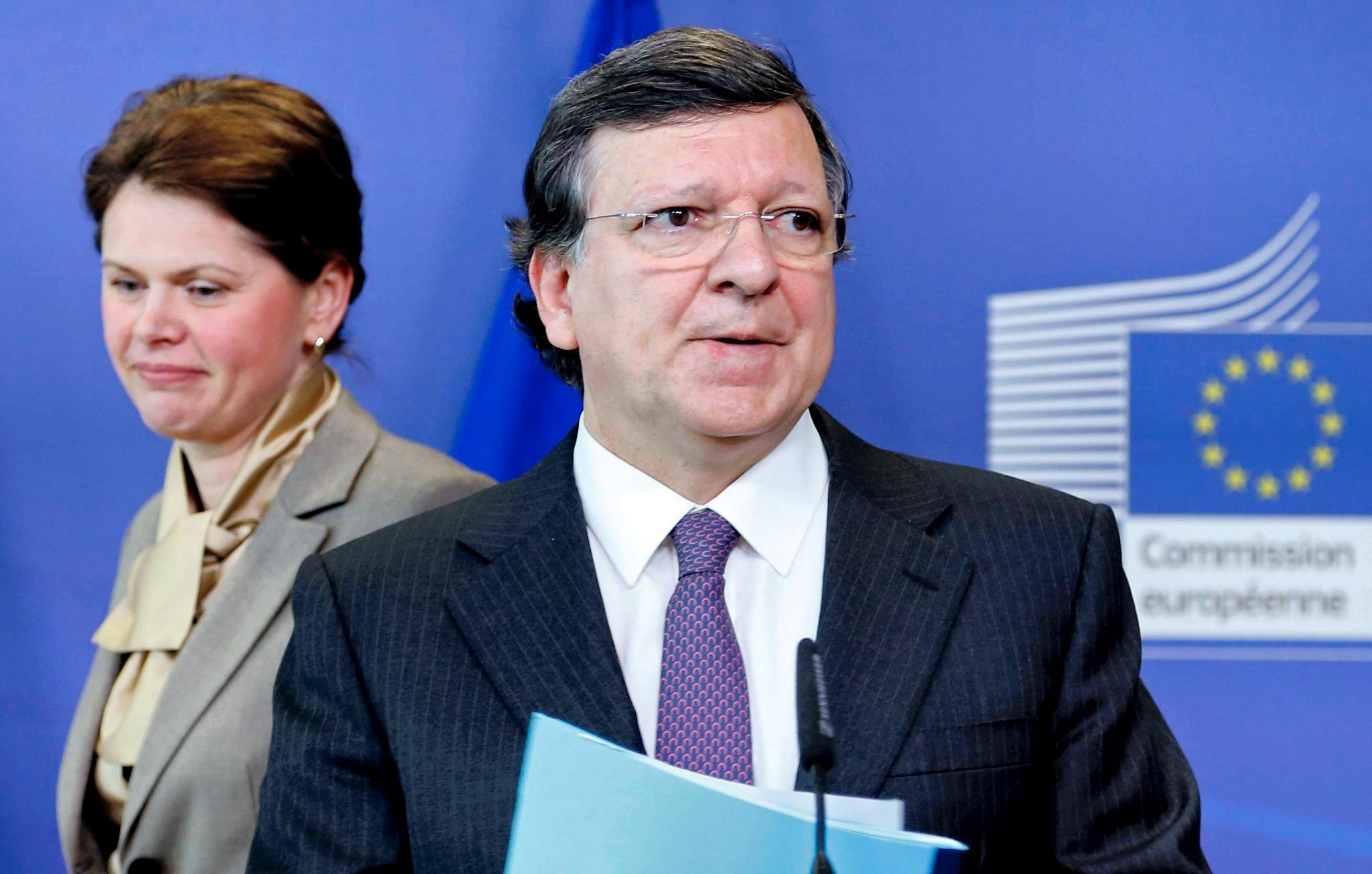 Statsminister Alenka Bratusek har vært statsminister i bare et par måneder, men har vært i Brussel  for å forsøke å overbevise EU-kommisjonens leder José Manuel Barroso om at landet har kontroll med statsfinansene.