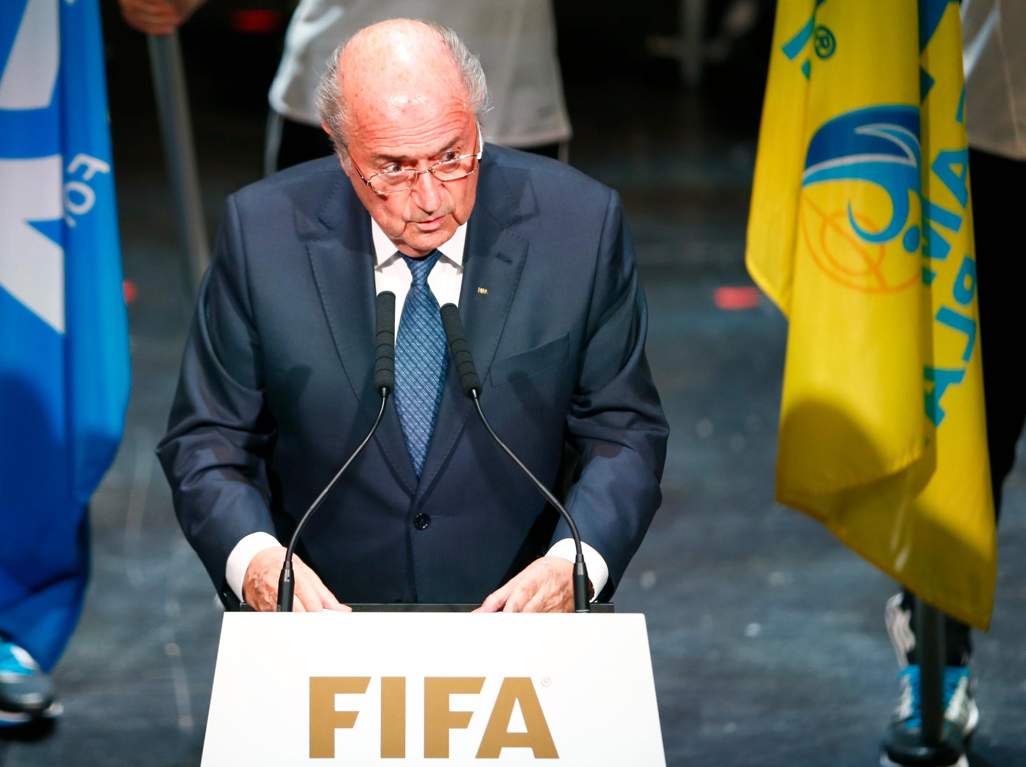 Sepp Blatter snakket om FIFA som en ydmyket organisasjon uten tillit da han åpnet kongressen i Zürich torsdag kveld. 