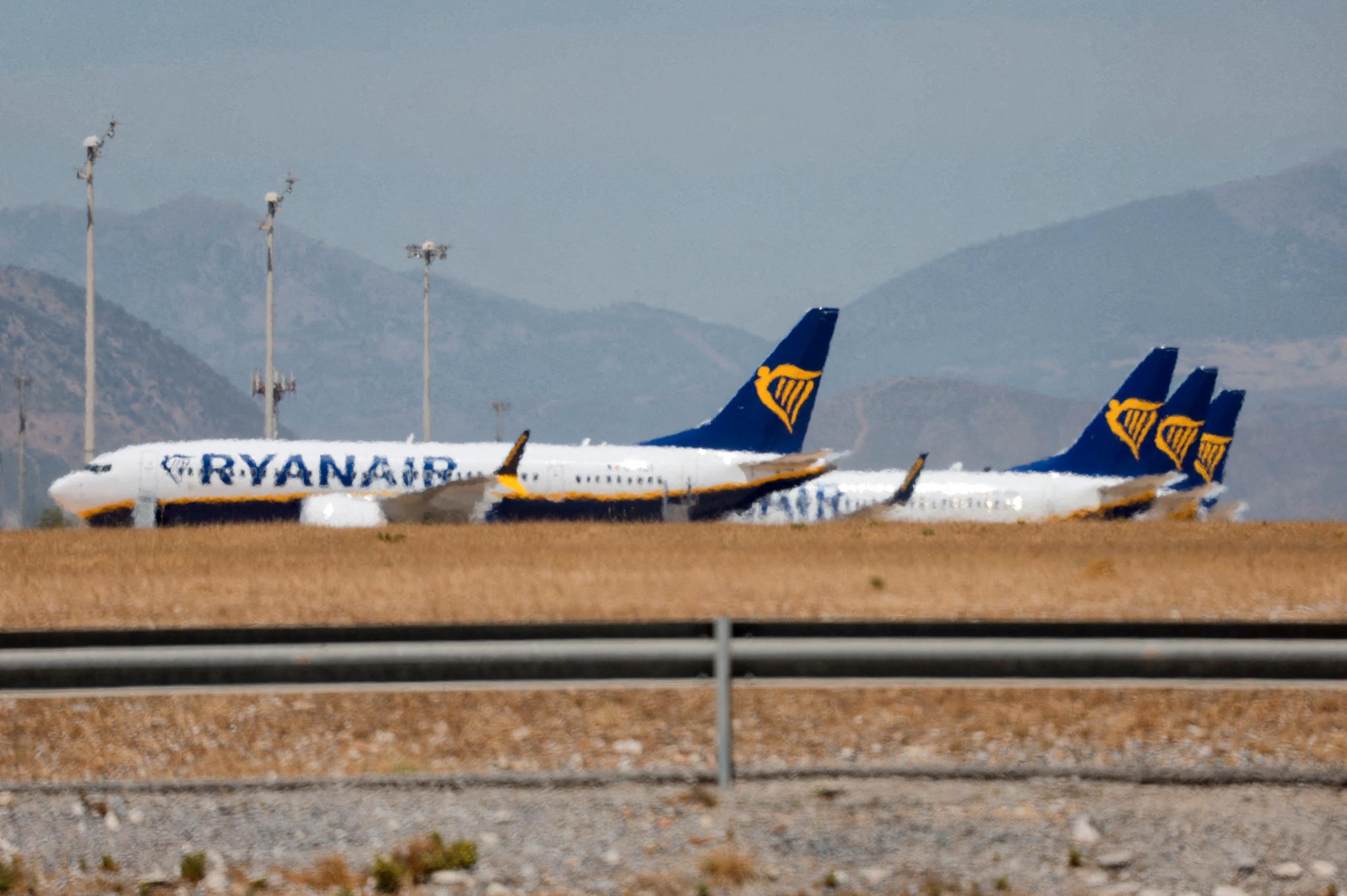 Ryanair-fly på flyplassen i Malaga fredag. Streiken varte fra torsdag til lørdag og fortsetter på 12 dager i juli. 