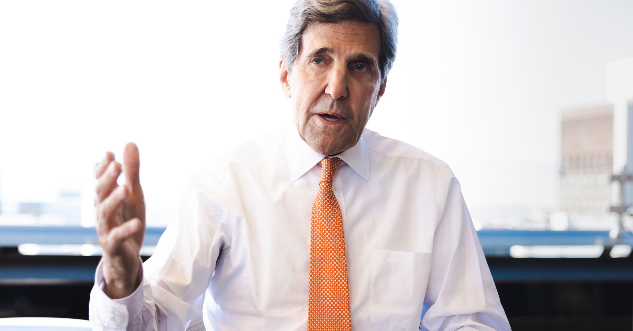 USAs klimautsending John Kerry mener verden må kutte utslipp mye raskere.