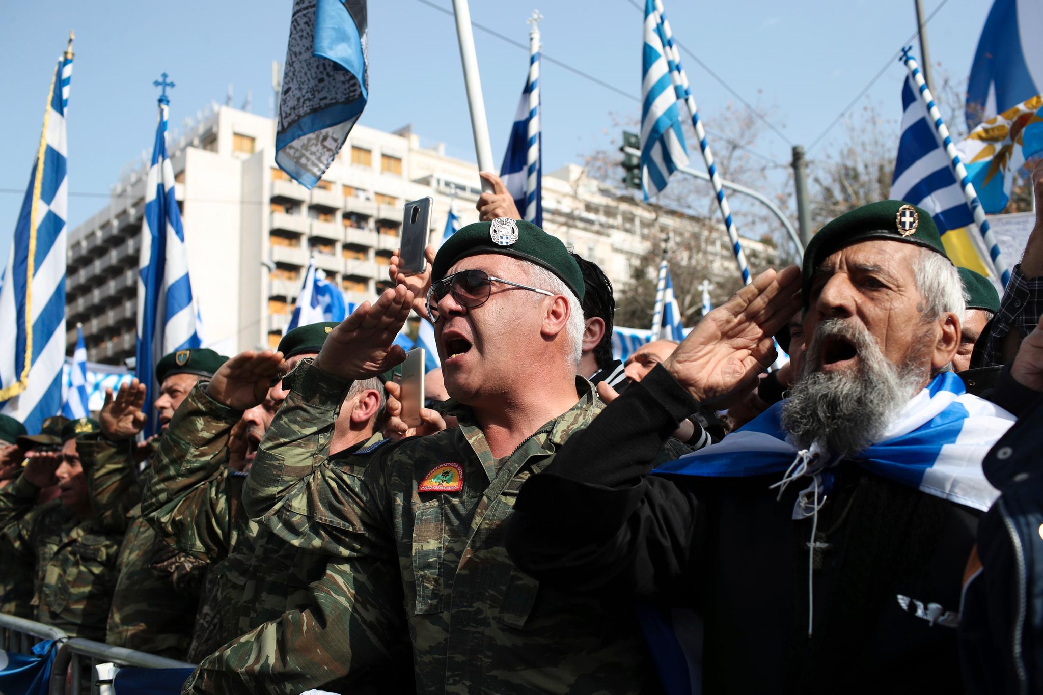 Greske militærveteraner demonstrerte i Athen under navnedisputten.