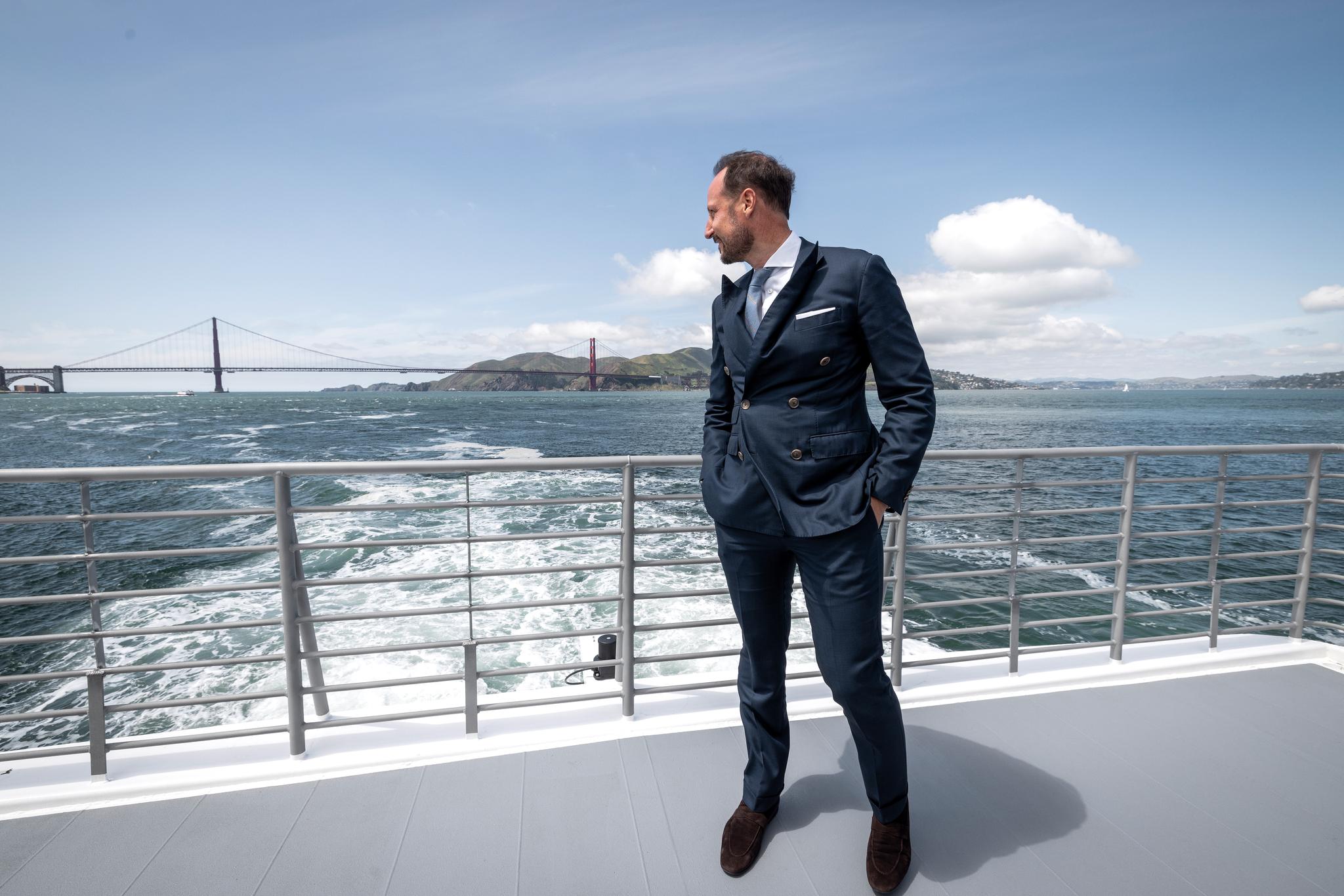 Kronprins Haakon var mandag med på et seminar i San Francisco om bord i en ferge.
