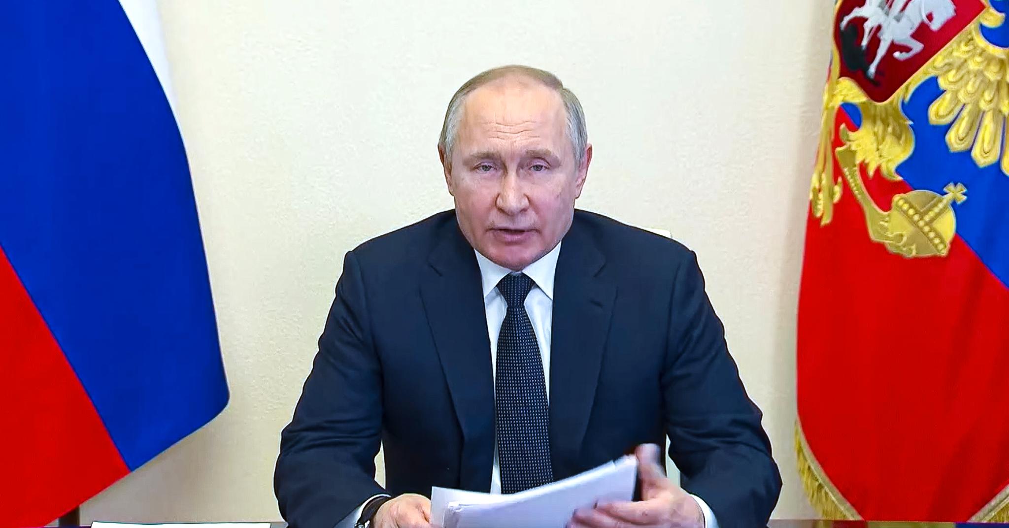 Talen til Russlands president Vladimir Putin onsdag tolkes som et signal om strengere reaksjoner mot kritikere. 