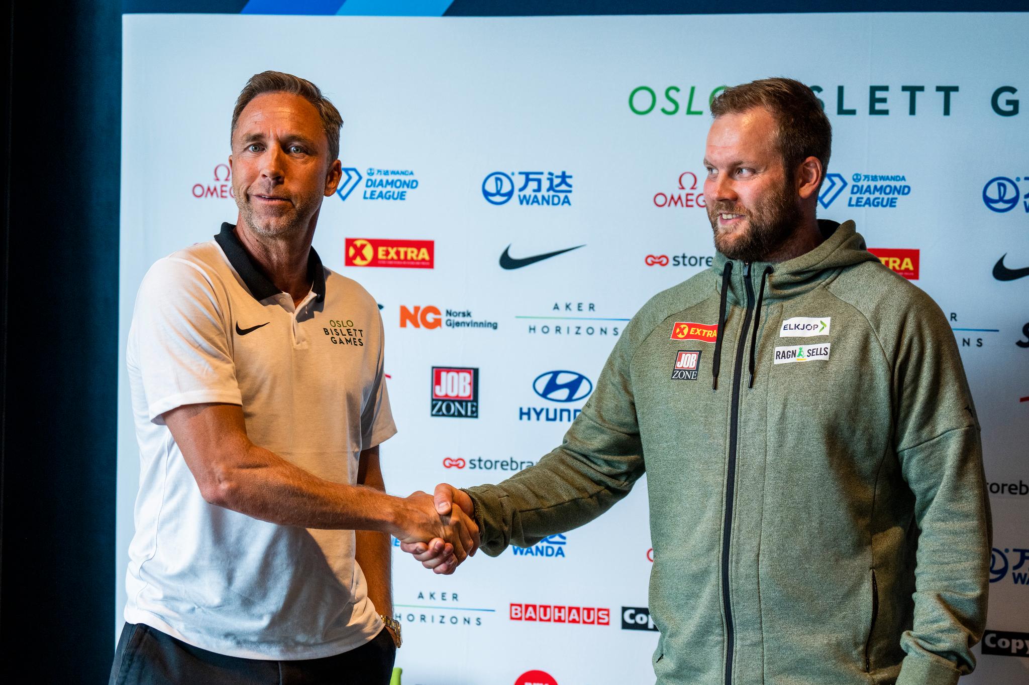 VELKOMMEN: Steinar Hoen og Eivind Henriksen foran Bislett Games.