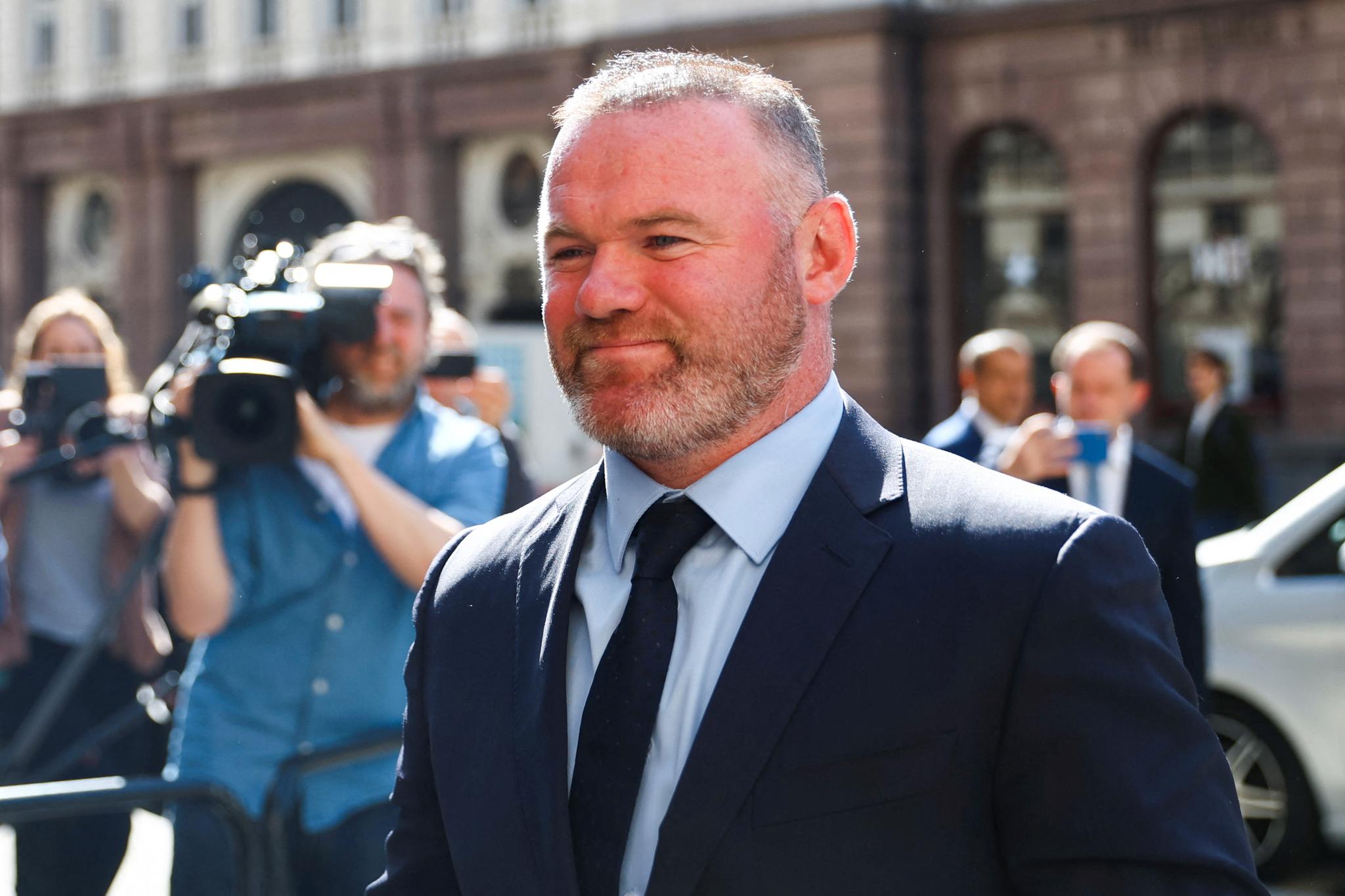 PINLIG AFFÆRE: Her er Wayne Rooney på vei inn i rettssalen i London 17. mai. Han sier det var «pinlig» å måtte snakke med Jamie Vardy om kona.