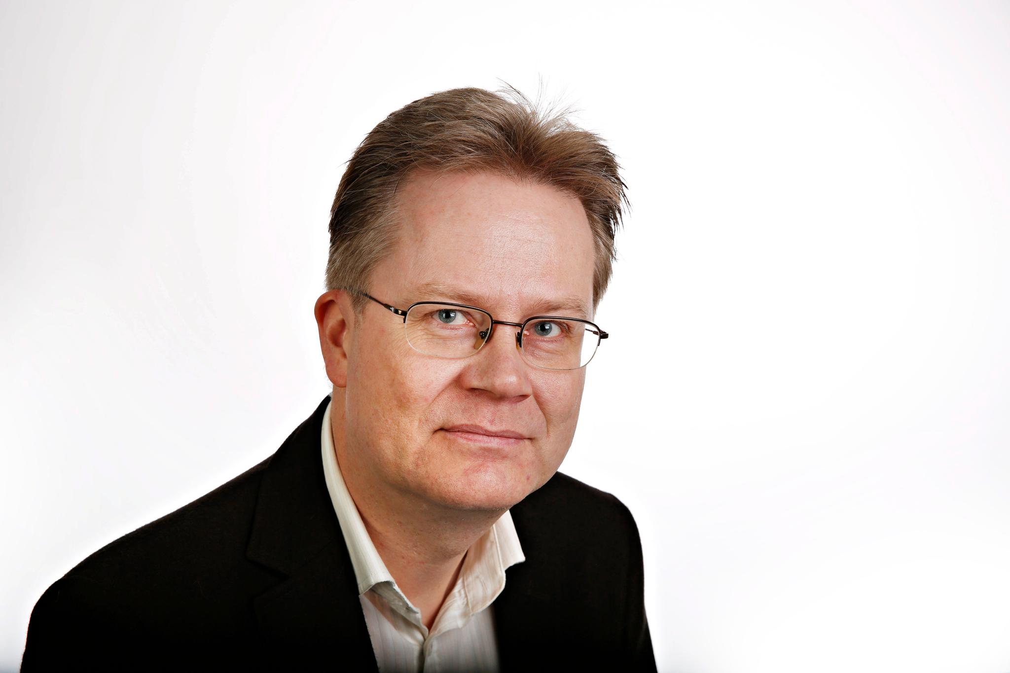 Medierevisjonen er en fast spalte for mediekritikk. Jan Arild Snoen (f. 1964) er journalist og kommentator i Minerva og skriver fast for Aftenposten.