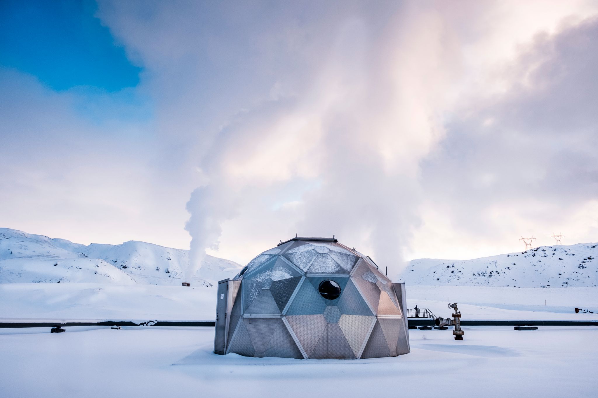 På Island suger forskerne CO₂ ut av luften og gjør den om ...