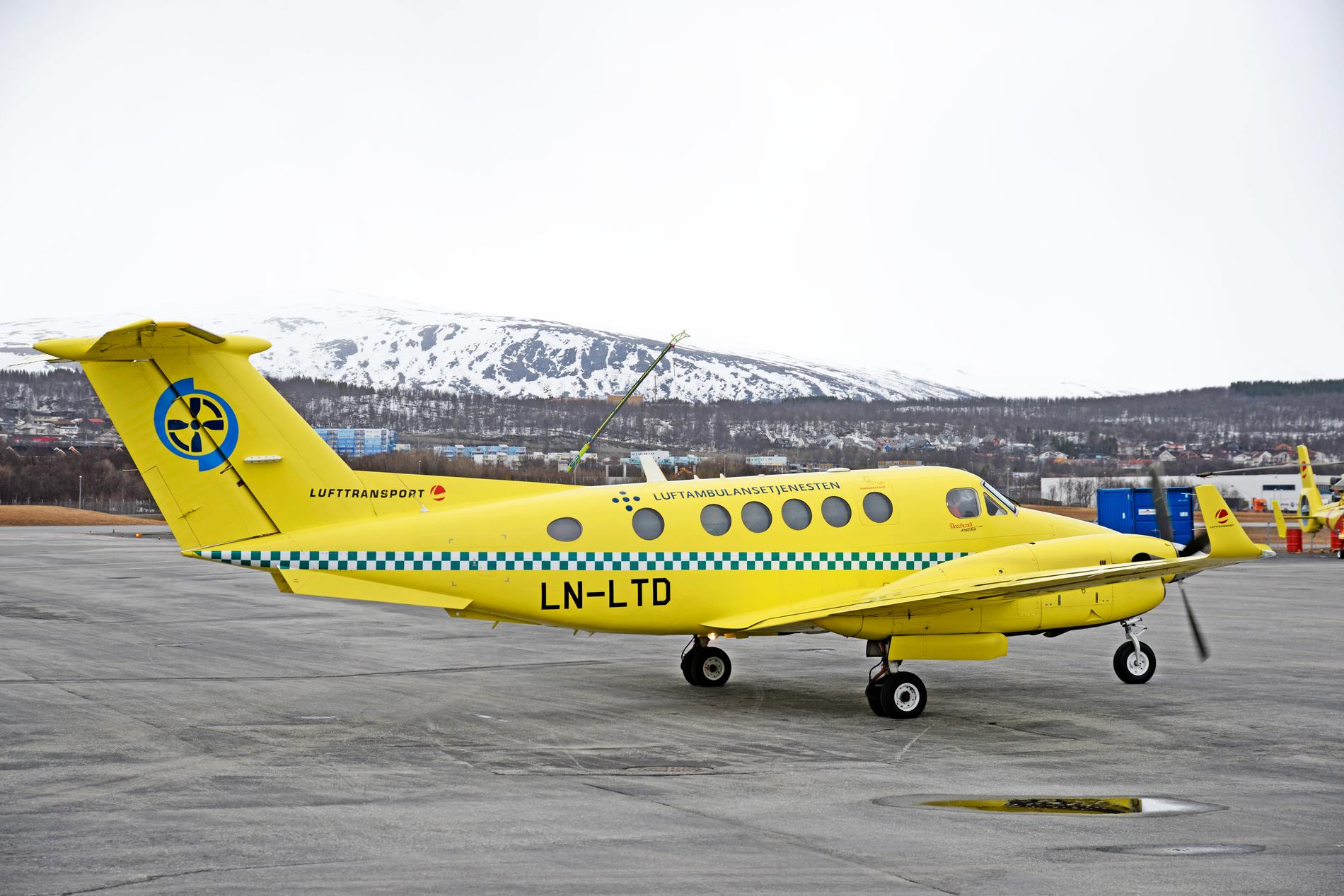 Etter at Lufttransport mistet kontrakten på å drifte luftambulansetjenesten i Norge, har en rekke fly blitt stående på bakken. Foto: Rune Stoltz Bertinussen / NTB scanpix