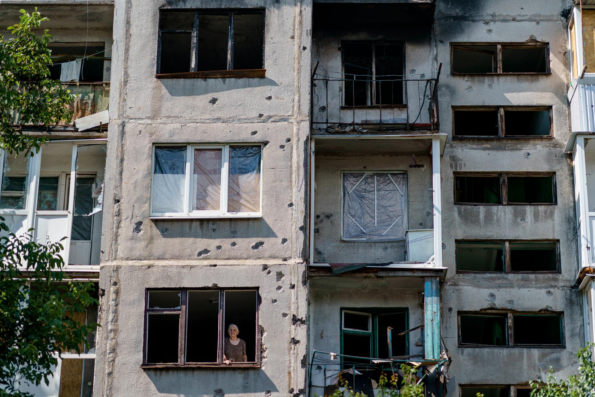Et utbombet hus i Slavjansk, en av mange ukrainske byer som har vært utsatt for omfattende rakett- og granatangrep fra russiske styrker, mange av dem rettet direkte mot sivile nabolag. 