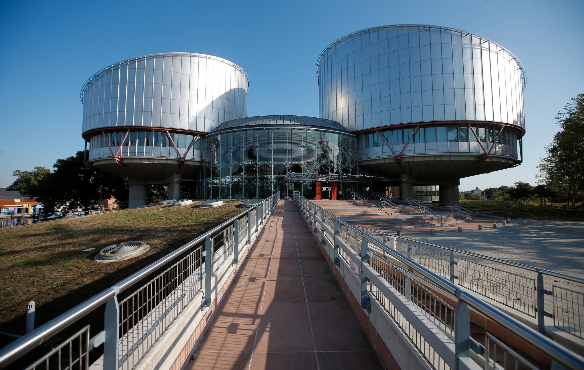 Den europeiske menneskerettsdomstol i Strasbourg dømte tirsdag Norge for to tilfeller av brudd på retten til respekt for privat- og familieliv. 