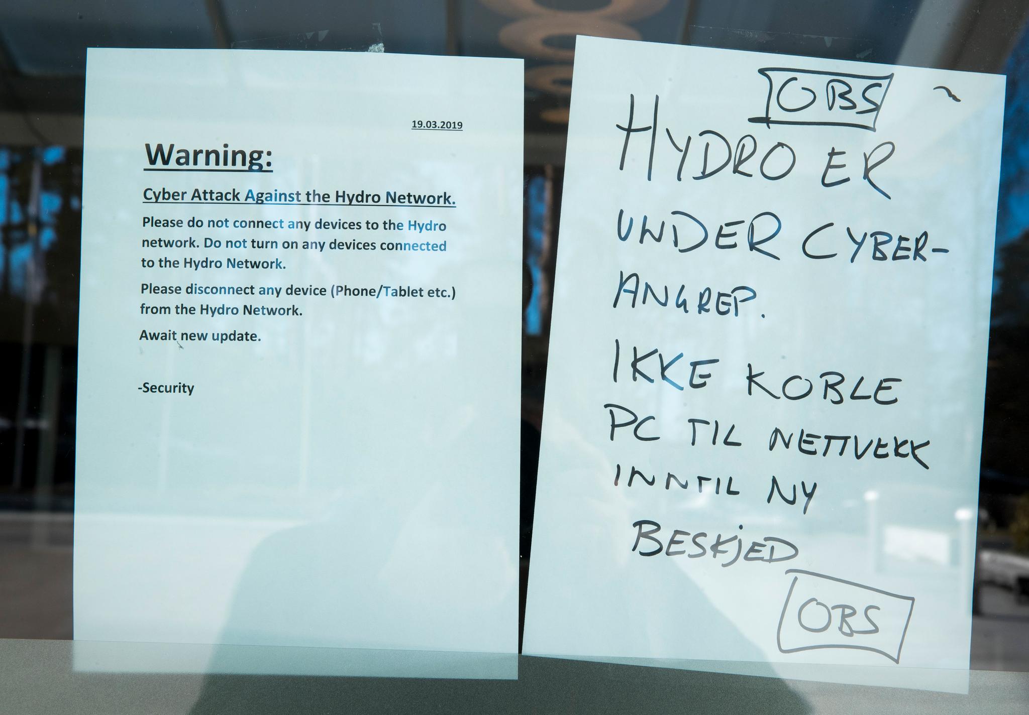 Norsk Hydro varsler tirsdag alle sine ansatte om ikke å slå på PC da de er under et dataangrep.