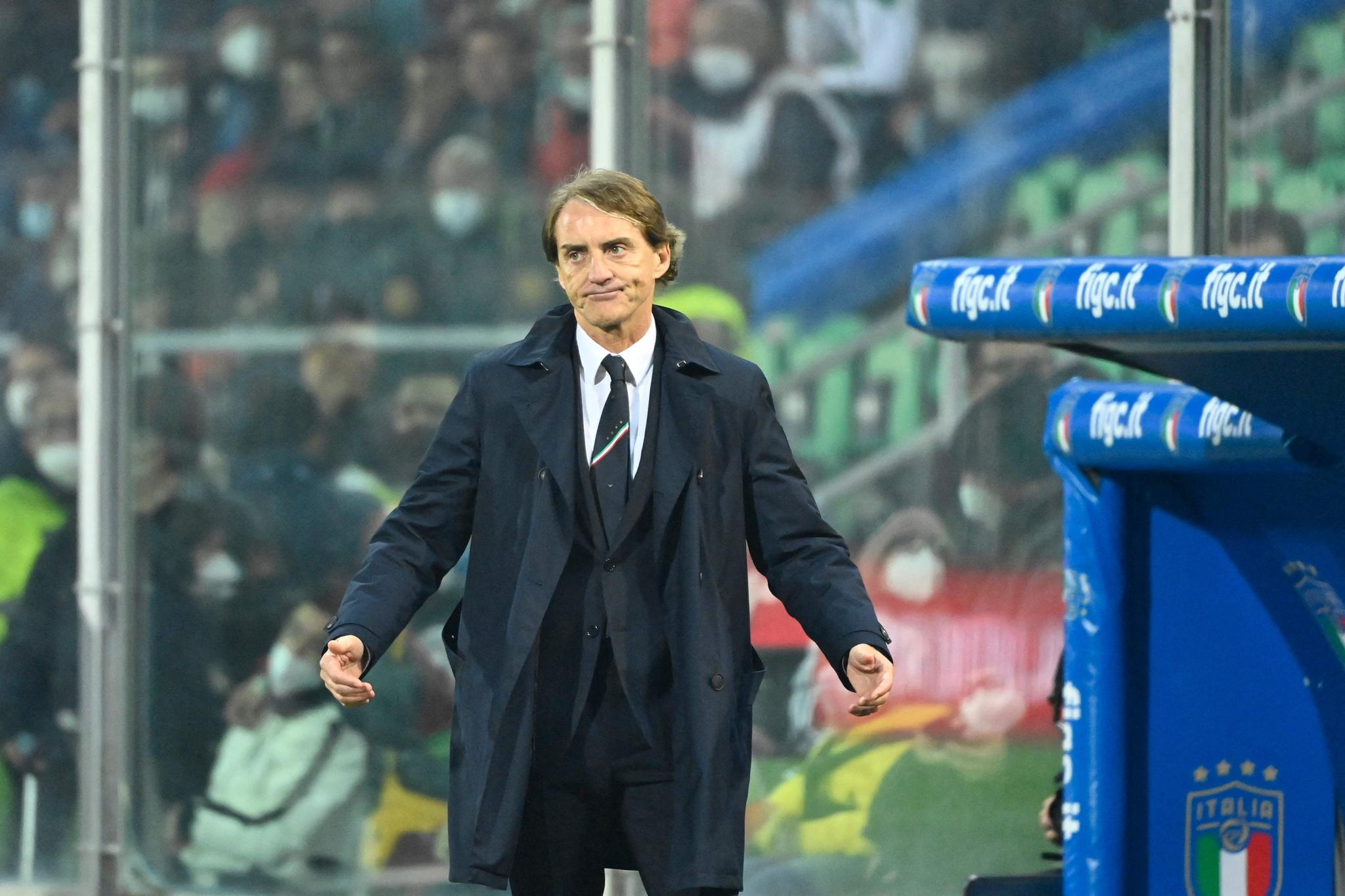 FIASKO: Roberto Mancini ble helt i sommer. Nå faller nok populariteten. 