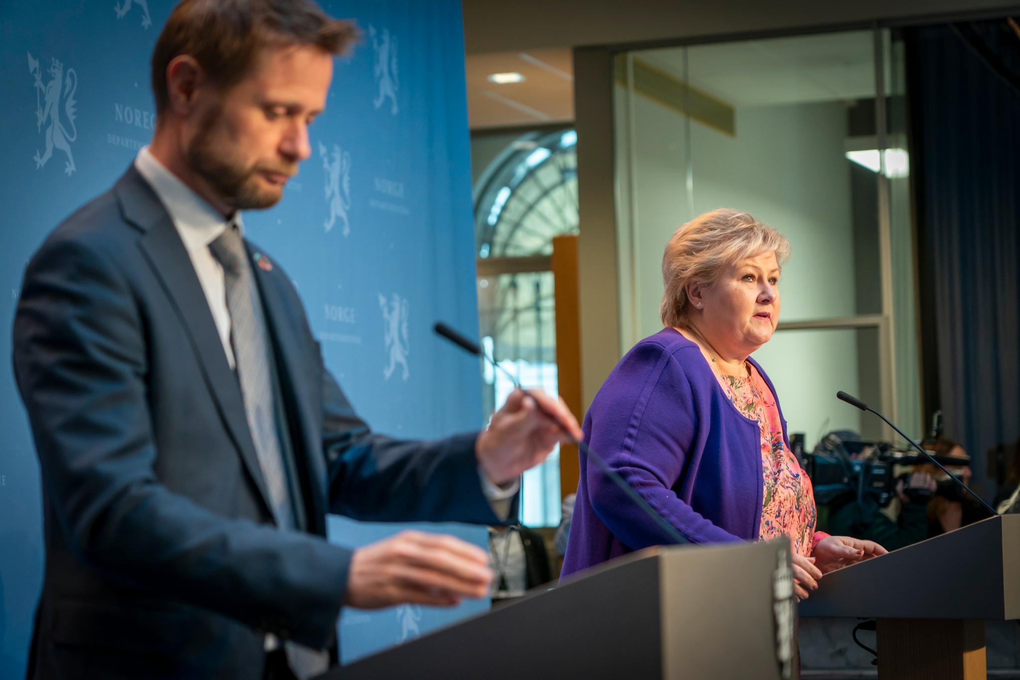 Helseminister Bent Høie og statsminister Erna Solberg måtte svare på mange kritiske spørsmål om den nye Smittestopp-appen torsdag.