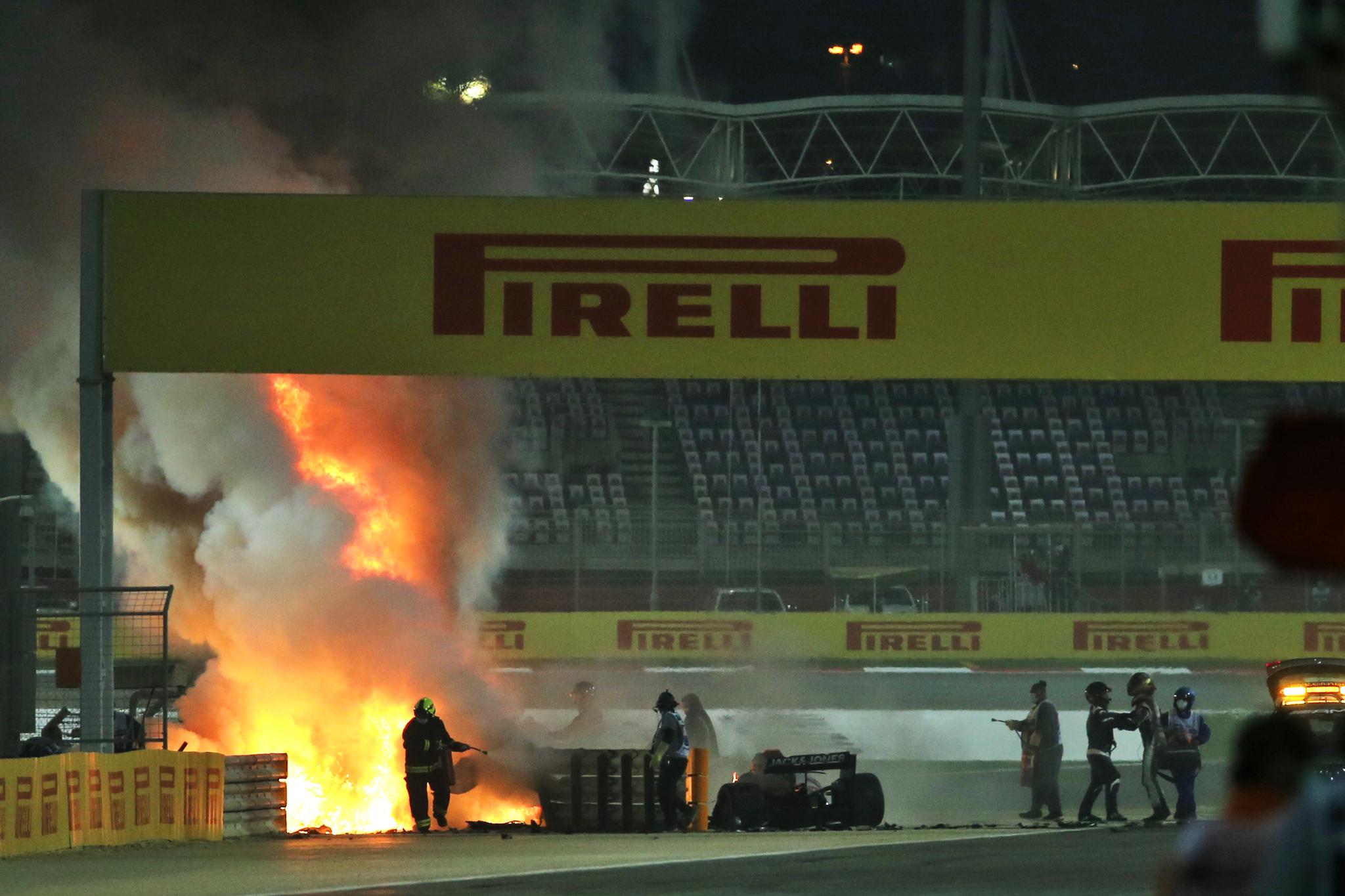29. NOVEMBER 2020: Haas-bilen til Romain Grosjean tar fyr, og det blir et branninferno.