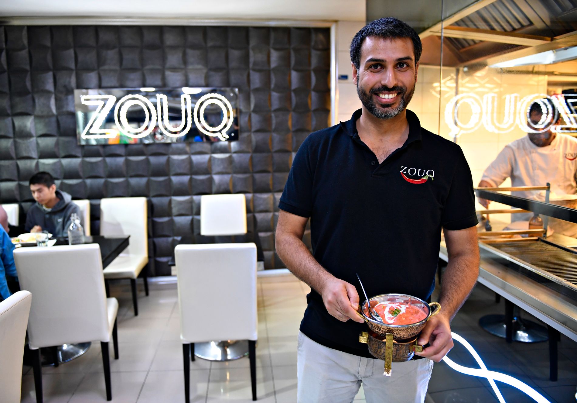 Rizwan Rafiq åpnet restauranten og take away-kjeden Zouq i 2014. I løpet av året skal den pakistanske restauranten åpne i nye lokaler. 