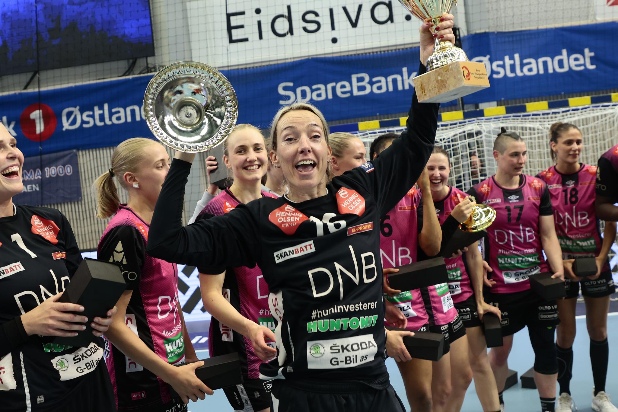 SJEF TIL SLUTT: Katrine Lunde kan juble for en ny seier i sluttspillet.