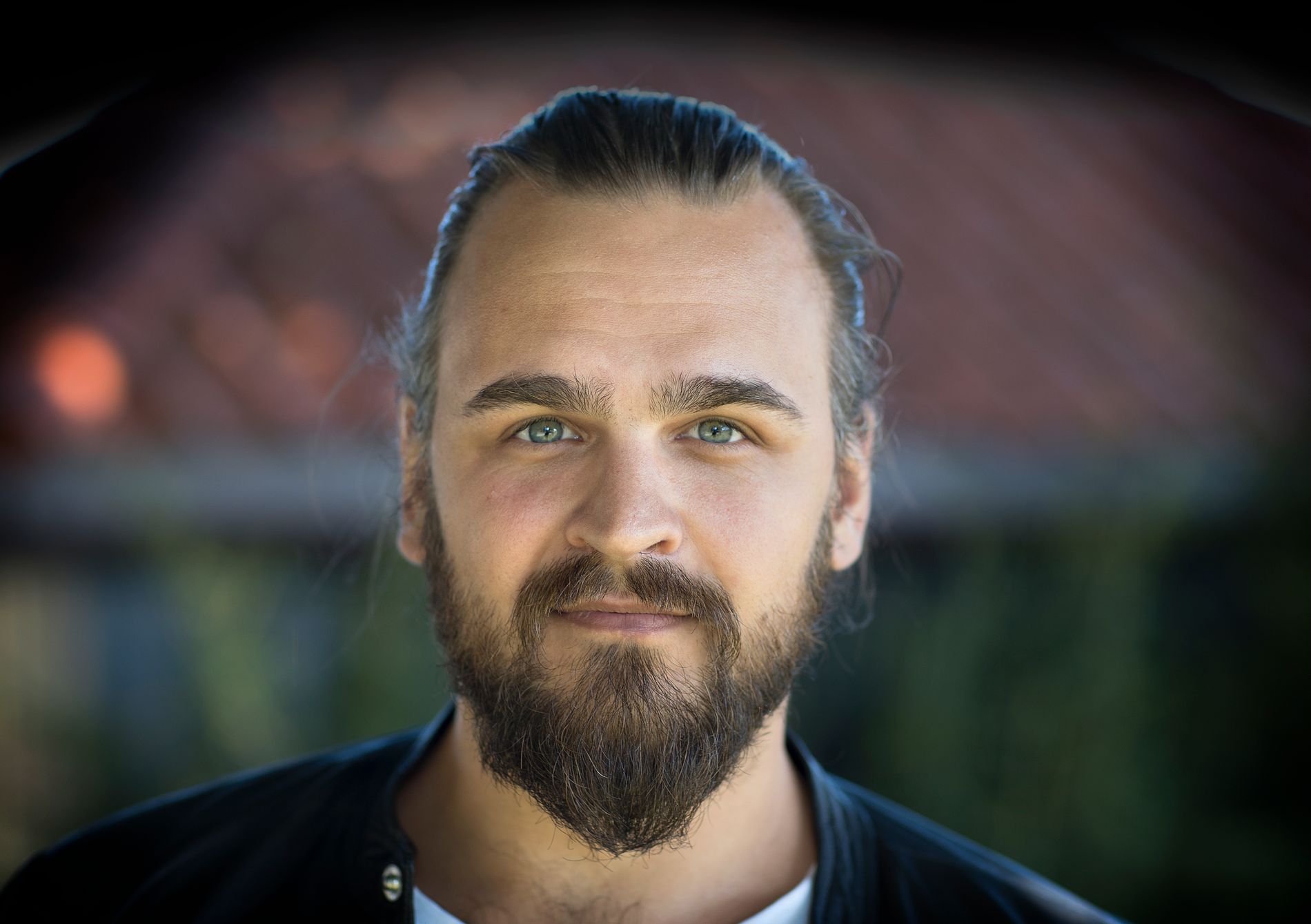Fredrik Schmidt (28) fra Lillesand studerte entreprenørskap ved UiA og startet eget firma før han ble ferdig med utdannelsen.