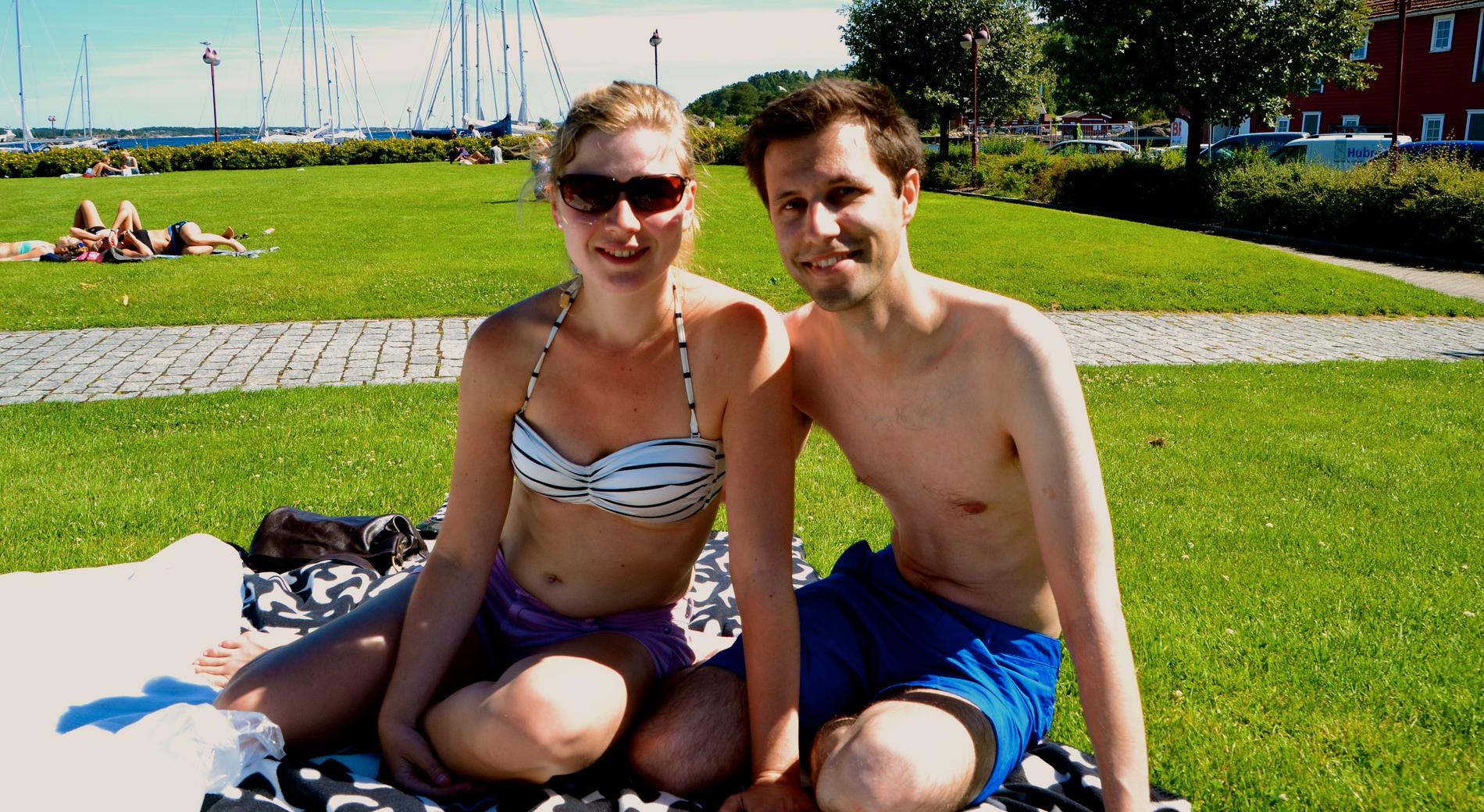 Kristian Håkestad og kjæresten er klar for sommer, i nord og sør. Foto: Casper Lehland.