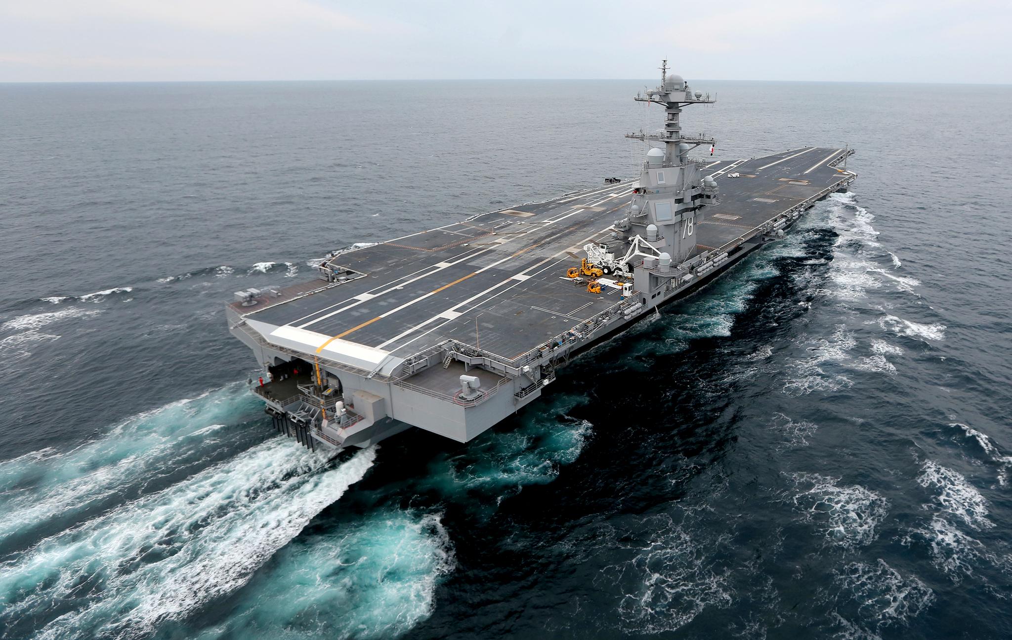 USS Gerald R. Ford fotografert under en testseilas i 2017. 