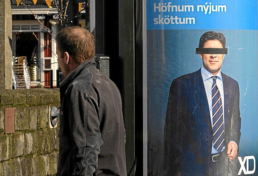 Noen velgere har tydelig markert hva de mener om statsminister og Uavhengighetpartiets kandidat,  Bjarni Benediktsson.