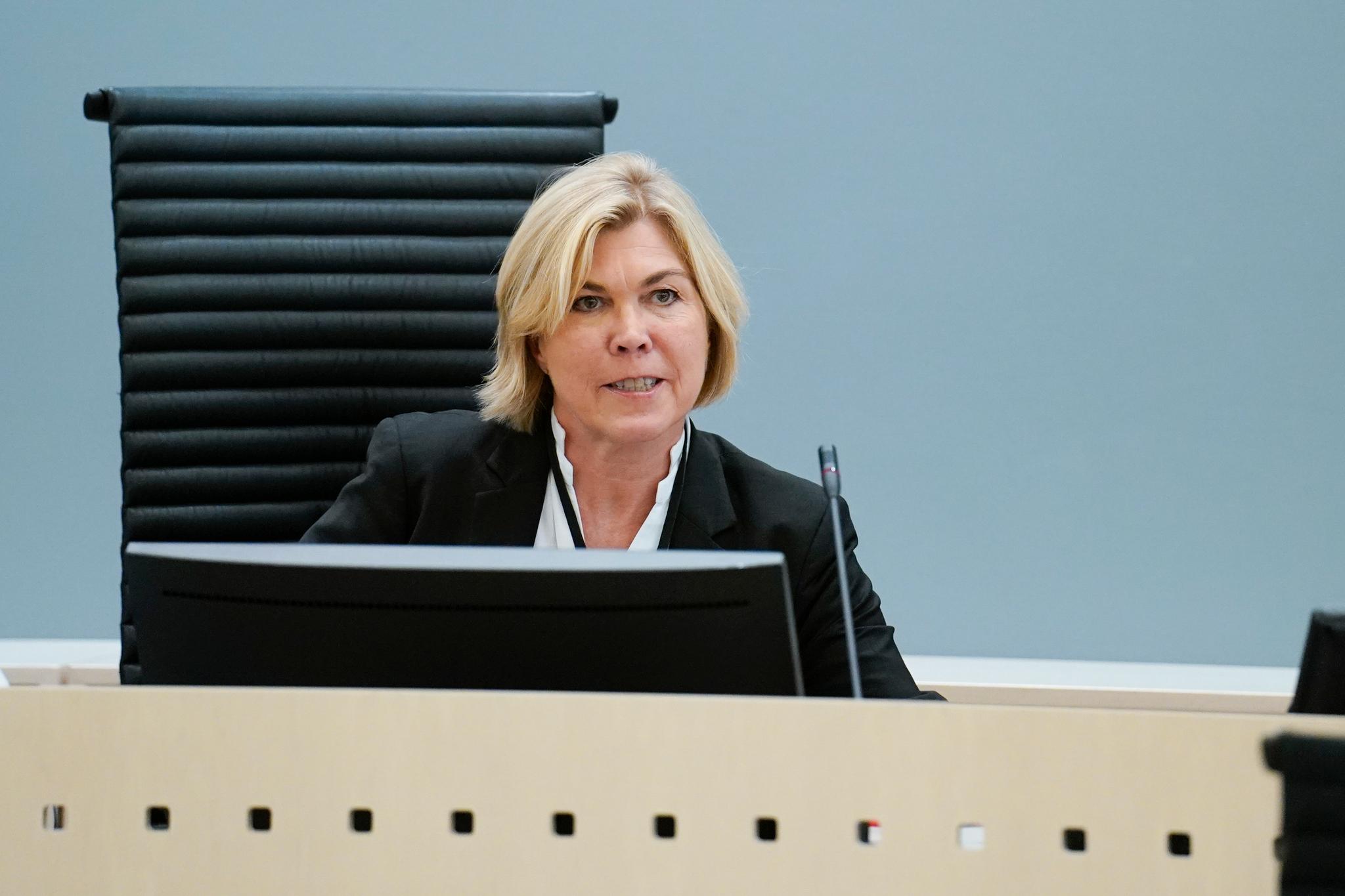 Tingrettsdommer Yngvild Thue valgte lørdag å sette til side påtalemyndighetens begjæring om å varetektsfengsle Eirik Jensen. 