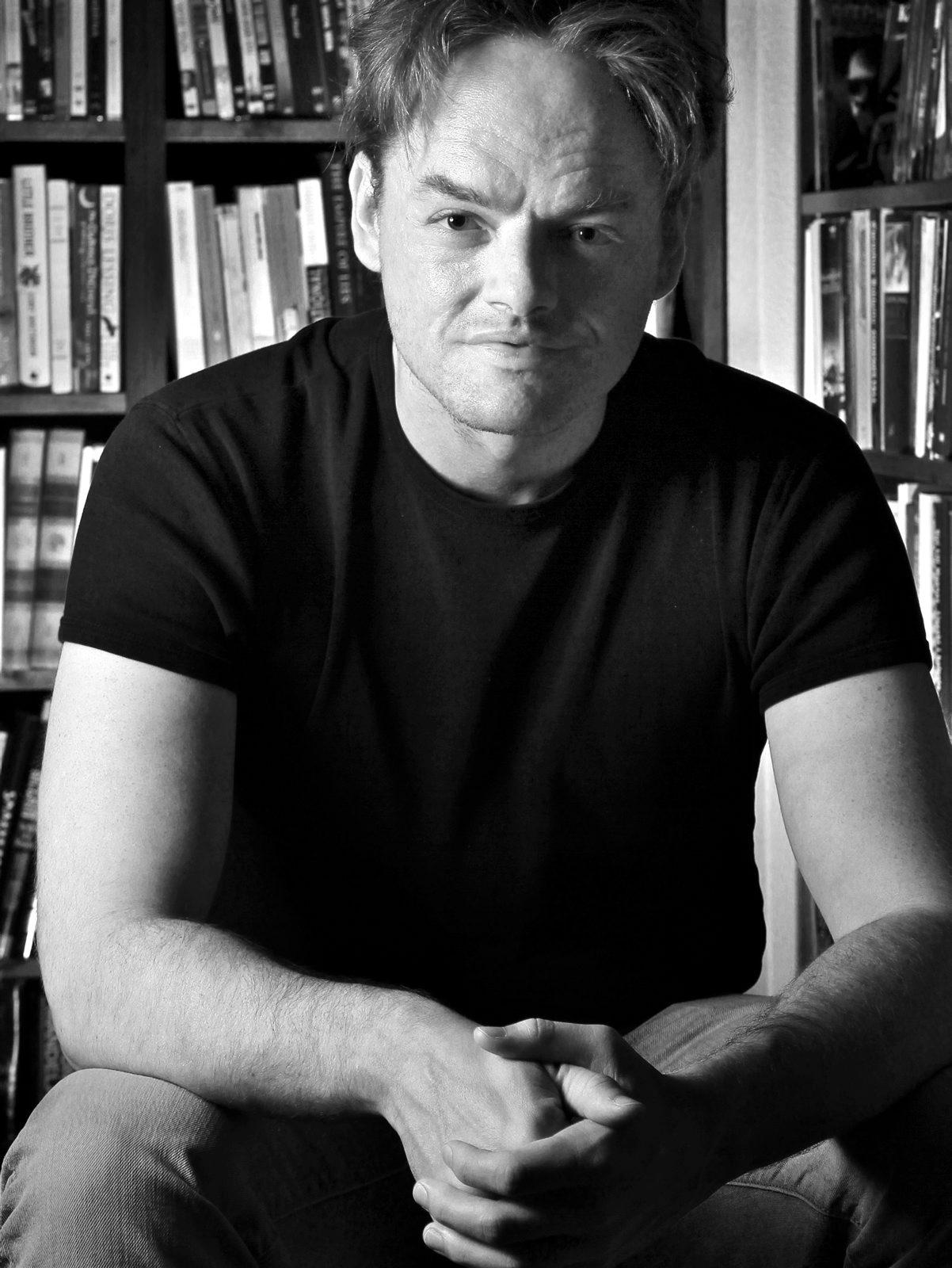 Bjørn Stærk er skribent, programmerer, og spaltist i Aftenposten. Han har over flere år skrevet om digitalt personvern, blant annet kronikkserien #nettsikker.