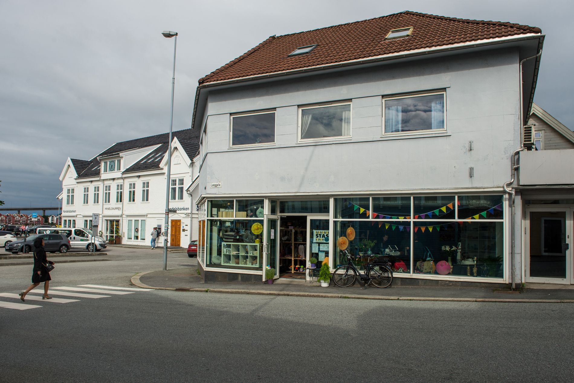 Stas og Fjas holder til i Langgata 2, i de tidligere lokalene til Ullandhaug gårdsbutikk. 
