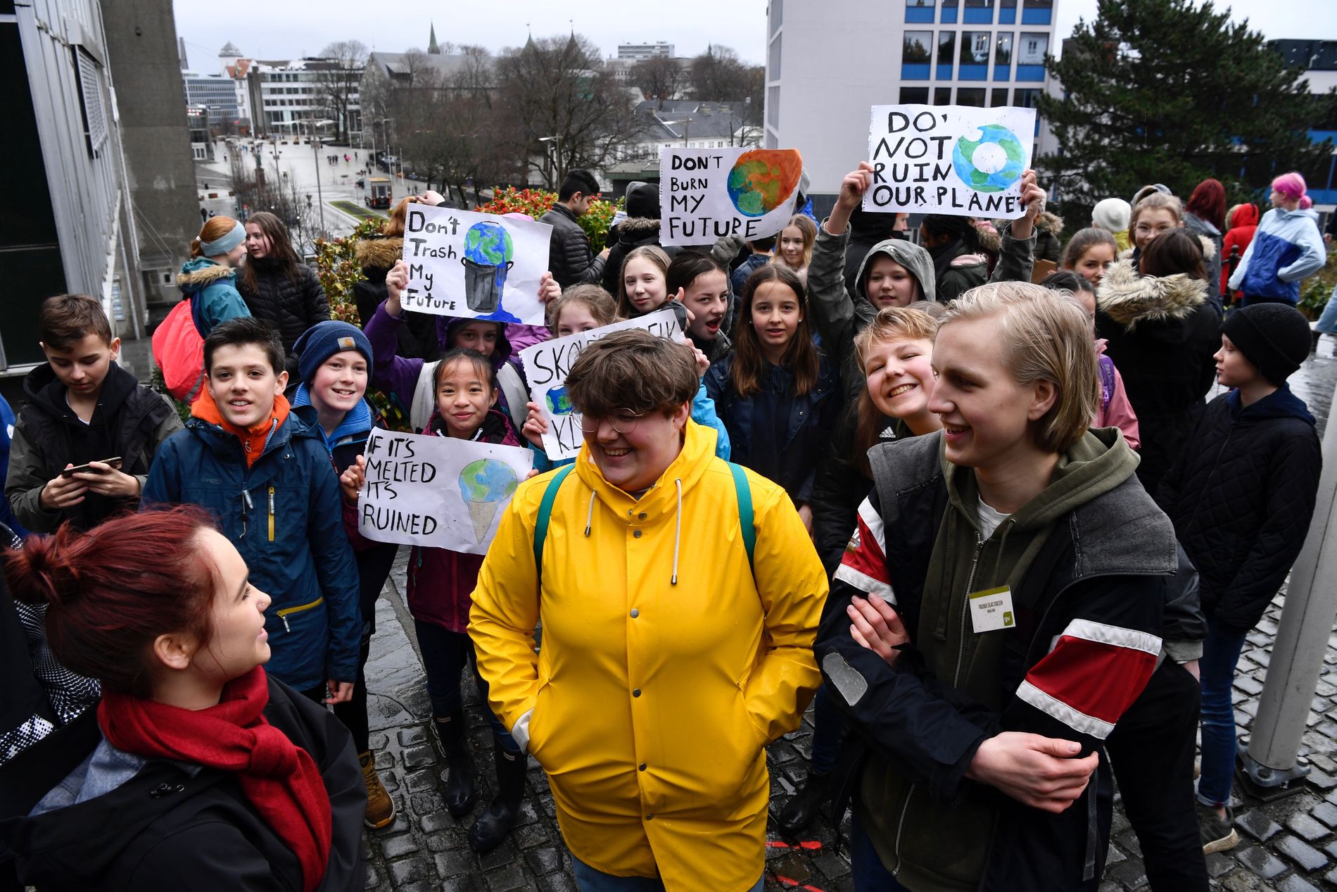 Lederne av skolestreiken for klimaet er litt redde for at været jobber mot dem fredag, men håper flere kommer til etter hvert.
