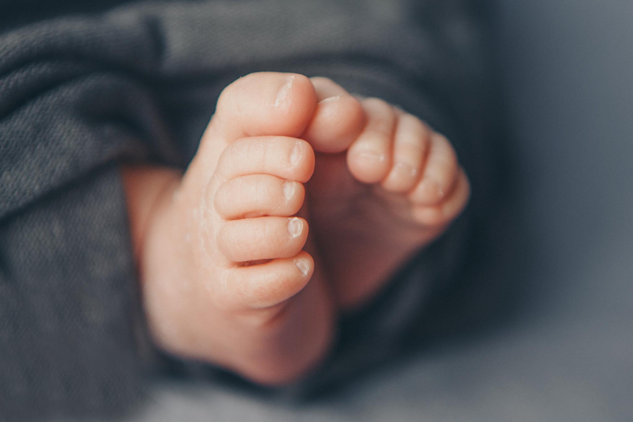 Det kan være utfordrende å bevare gnisten i parforholdet når en liten baby tar all oppmerksomhet. Men ifølge ekspertene finnes det råd.