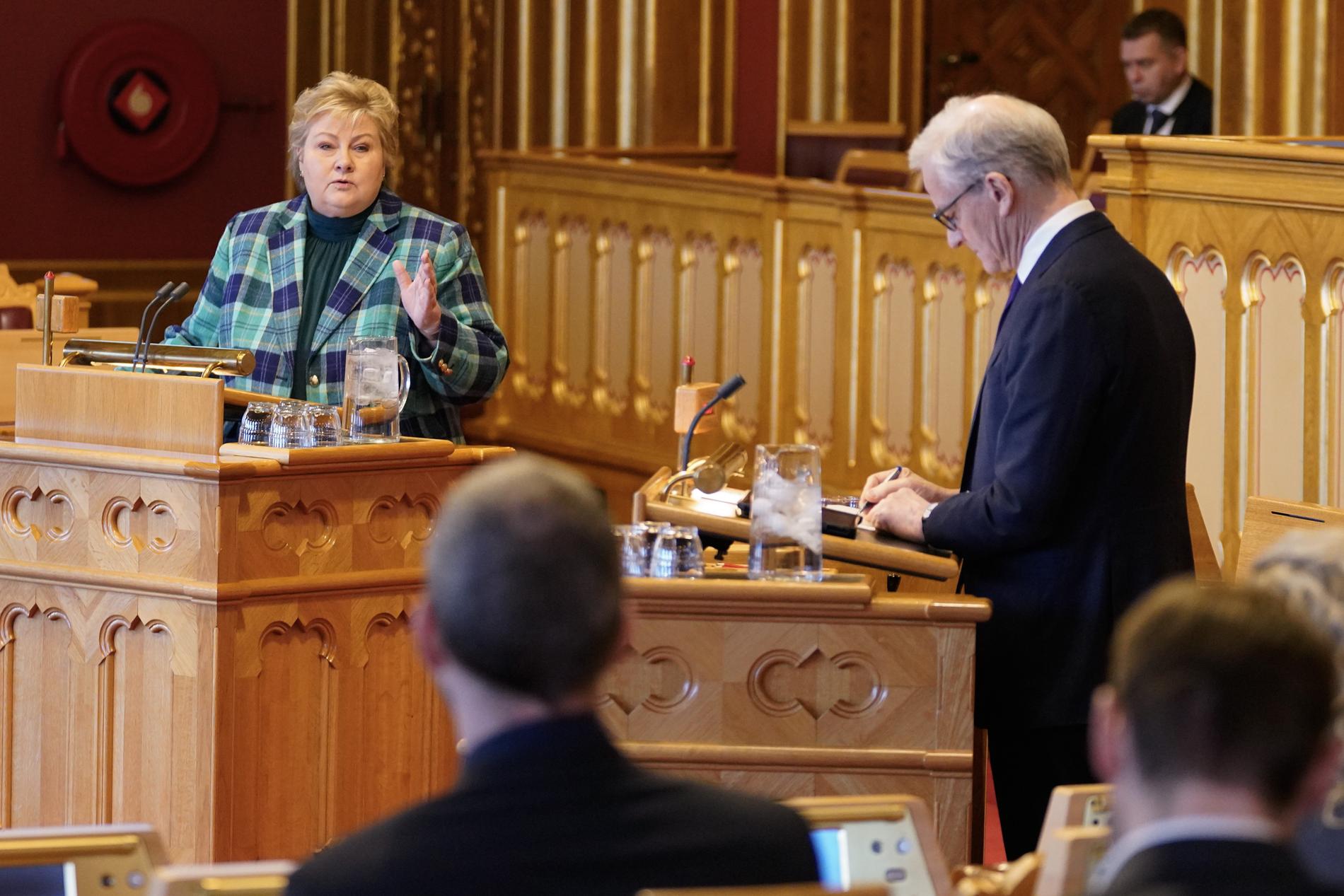 Statsminister Jonas Gahr Støre taper i popularitetskonkurransen mot Erna Solberg. 