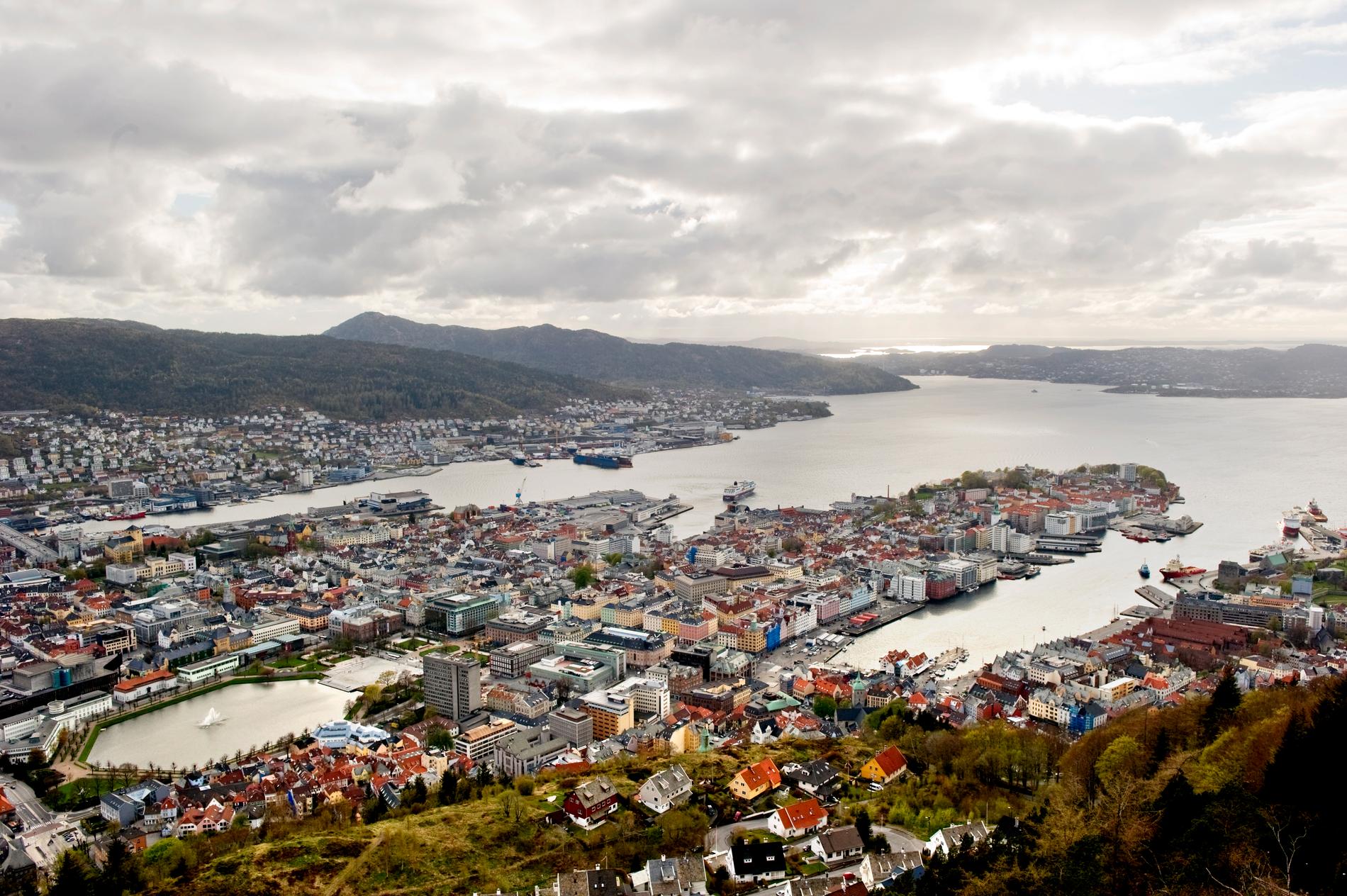 MAKTSENTRUM: «Stor-Bergen» får ei enno sterkare posisjon etter kommunesamanslåingane. Det er ei utfordring for små kommunar i utkanten av fylket, meiner innsendaren.