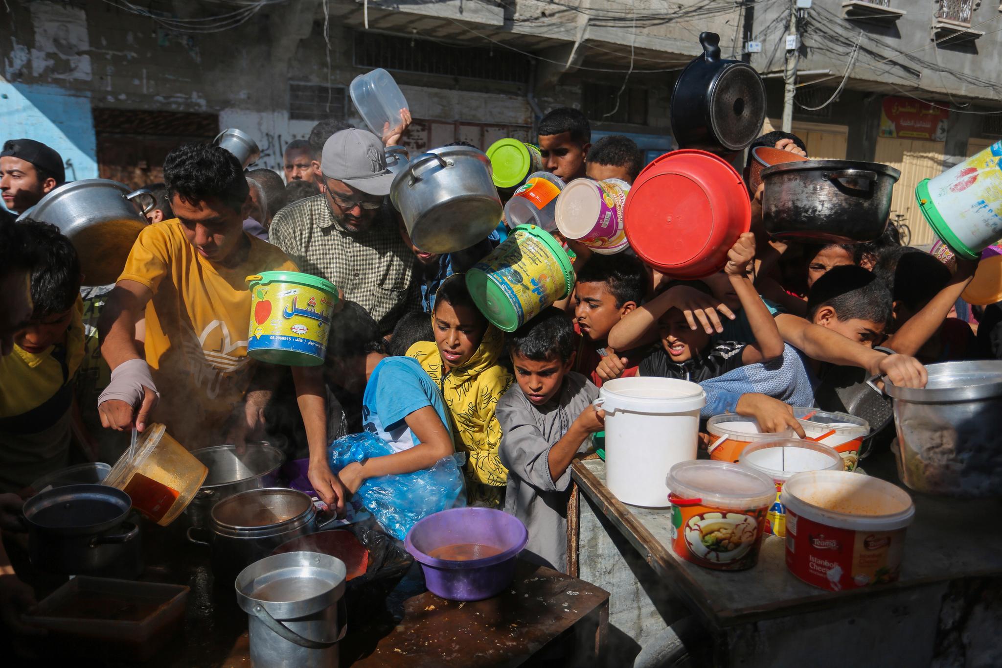Halvparten av Gazas befolkning på over 2,3 millioner opplever katastrofal sult, og faren for hungersnød er spesielt overhengende i nord, ifølge FN.