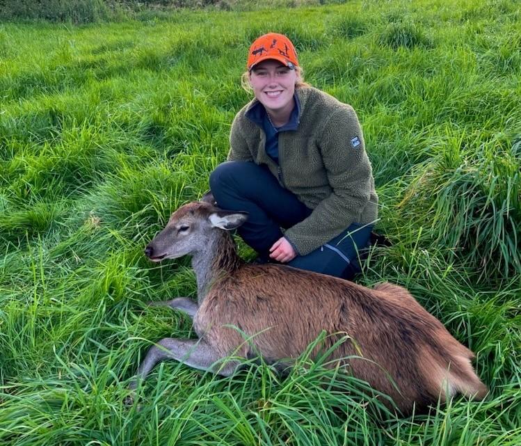 Vibeke Landa skaut den første hjorten i jakta 2023. 