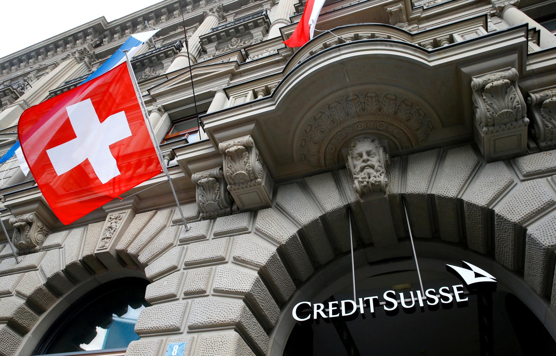 Razziaen hos storbanken Credit Suisse kommer etter en kriminaletterforskning inn i selskapets Greensills aktiviteter. 