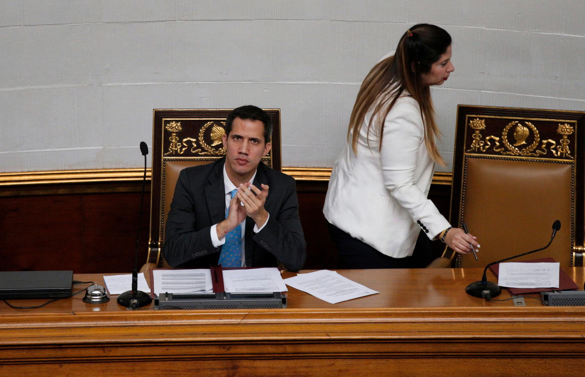 Opposisjonspolitiker Juan Guaido er klar til å ta over den skakkjørte regjeringen i Venezuela. 