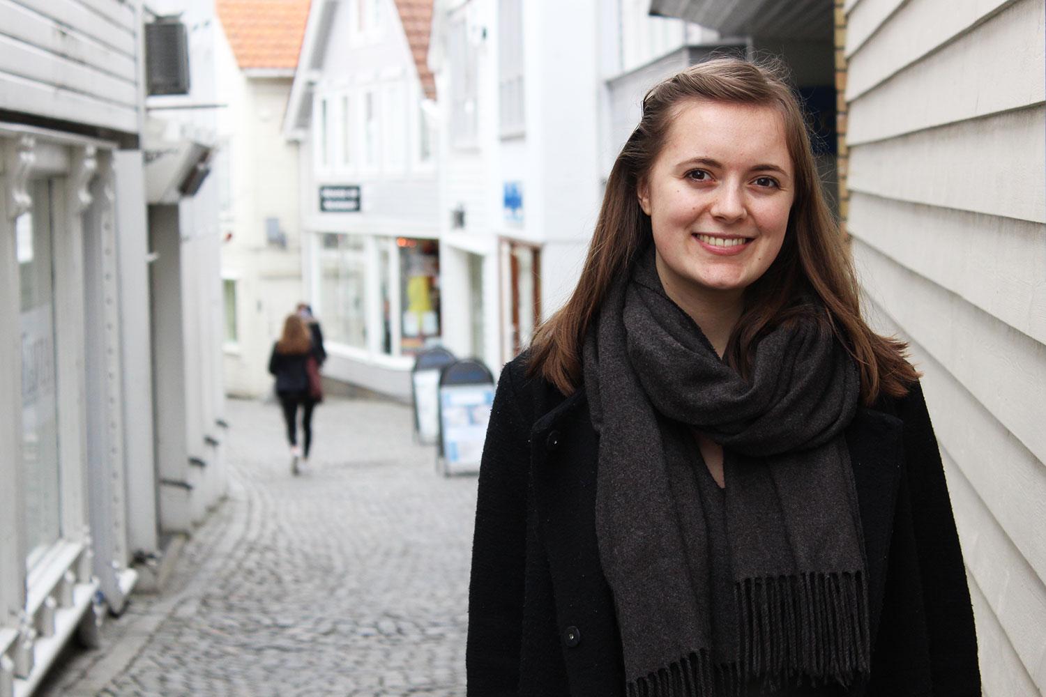 Malin Elisabeth Bjerknes Sviland (18) kommer fra Ganddal og går siste året på studiespesialisering ved Stavanger katedralskole. Drømmen er medisin, men gjerne en politisk karriere også.