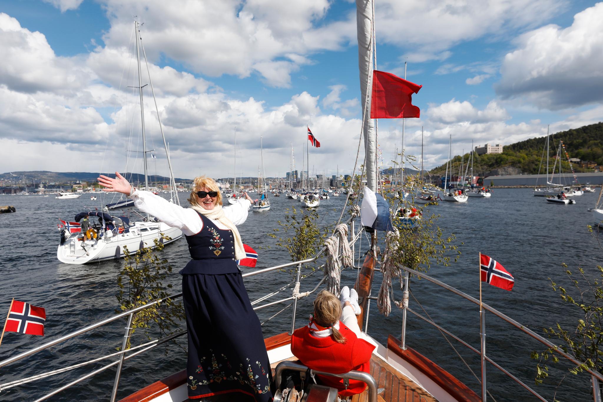 Siri Bangfil bor i båt og elsker 17. mai. Dermed fikk hun ideen til et helt spesielt  innslag i feiringen i Oslo  i år. 