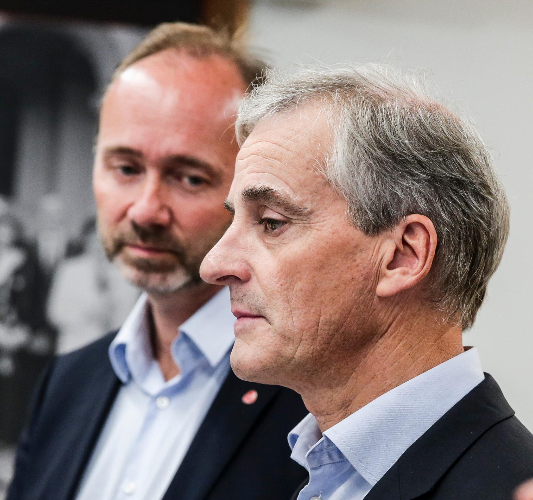 Den tidligere Ap-nestlederen vil legge ned stridsøksen etter uttalelser om partileder Jonas Gahr Støre.