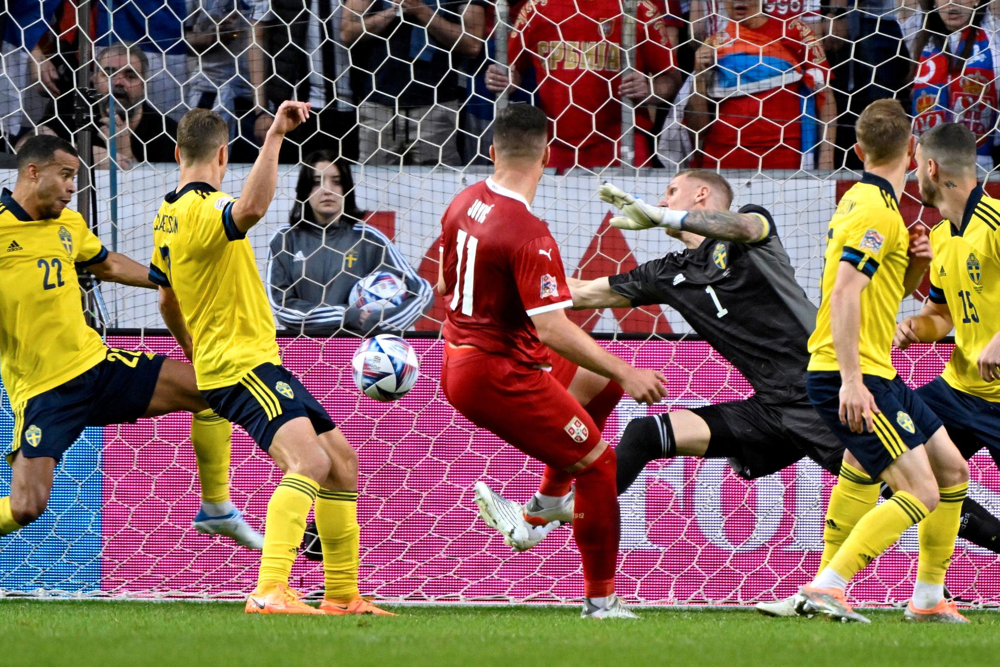 1–0: Luka Jovic sendte Serbia i føringen på overtid av 1. omgang.