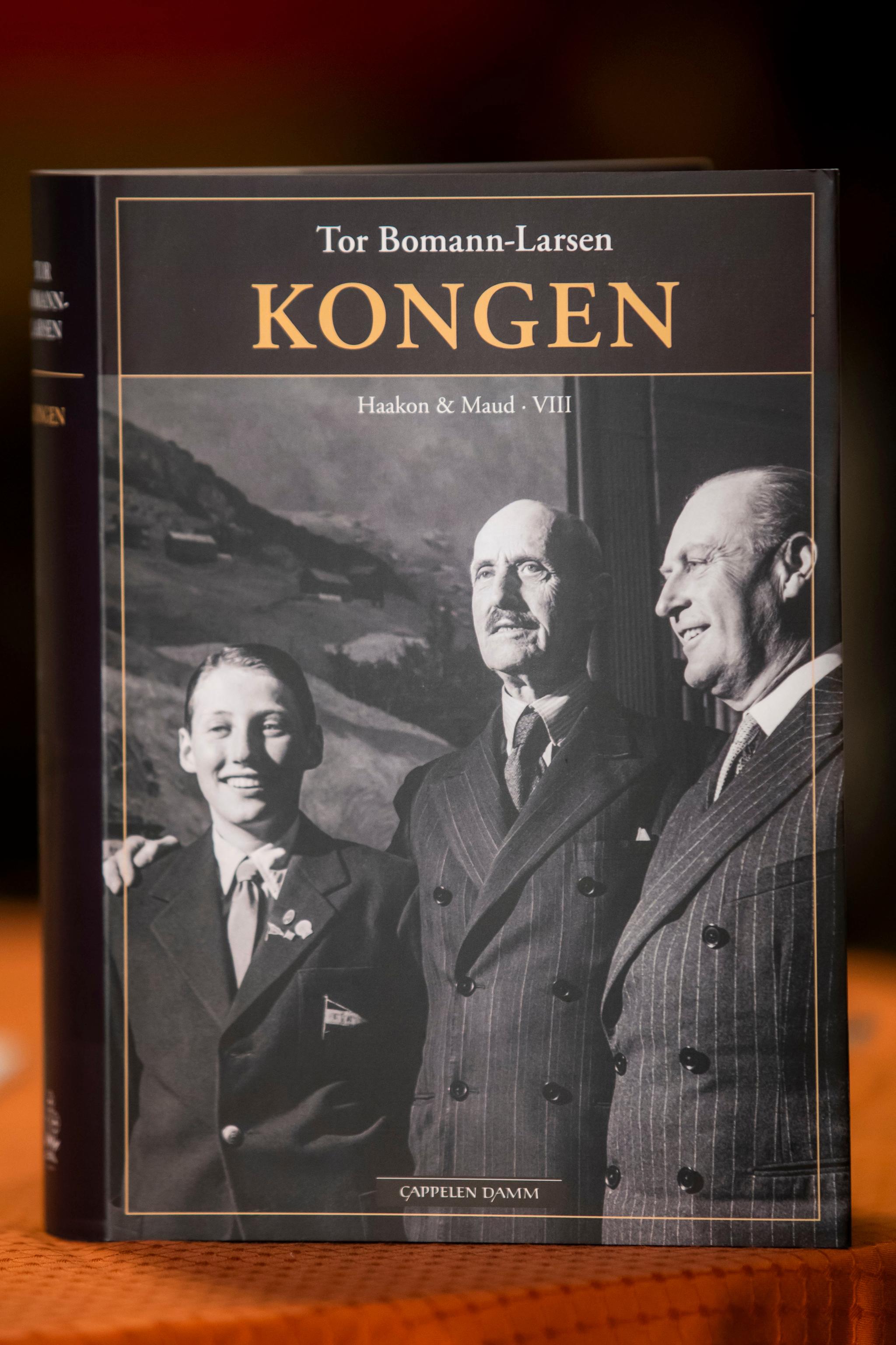 Siste og 8. bind i serien om kong Haakon og dronning Maud ble lansert tirsdag.