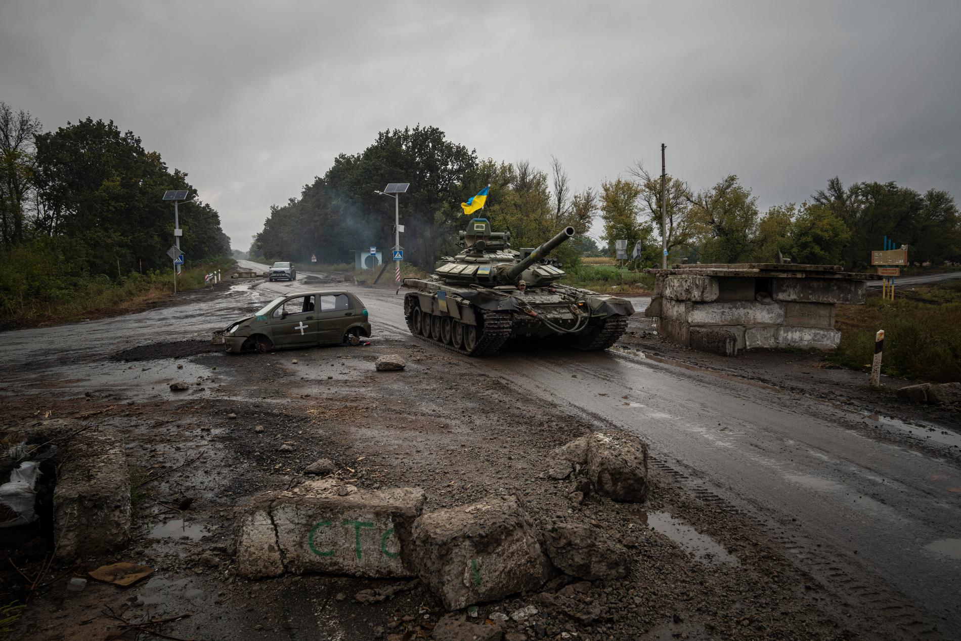 Russlands angrep på Ukraina var et klart brudd på FN-pakten, slår folkerettsekspert Cecilie Hellestveit fast i ny bok. 