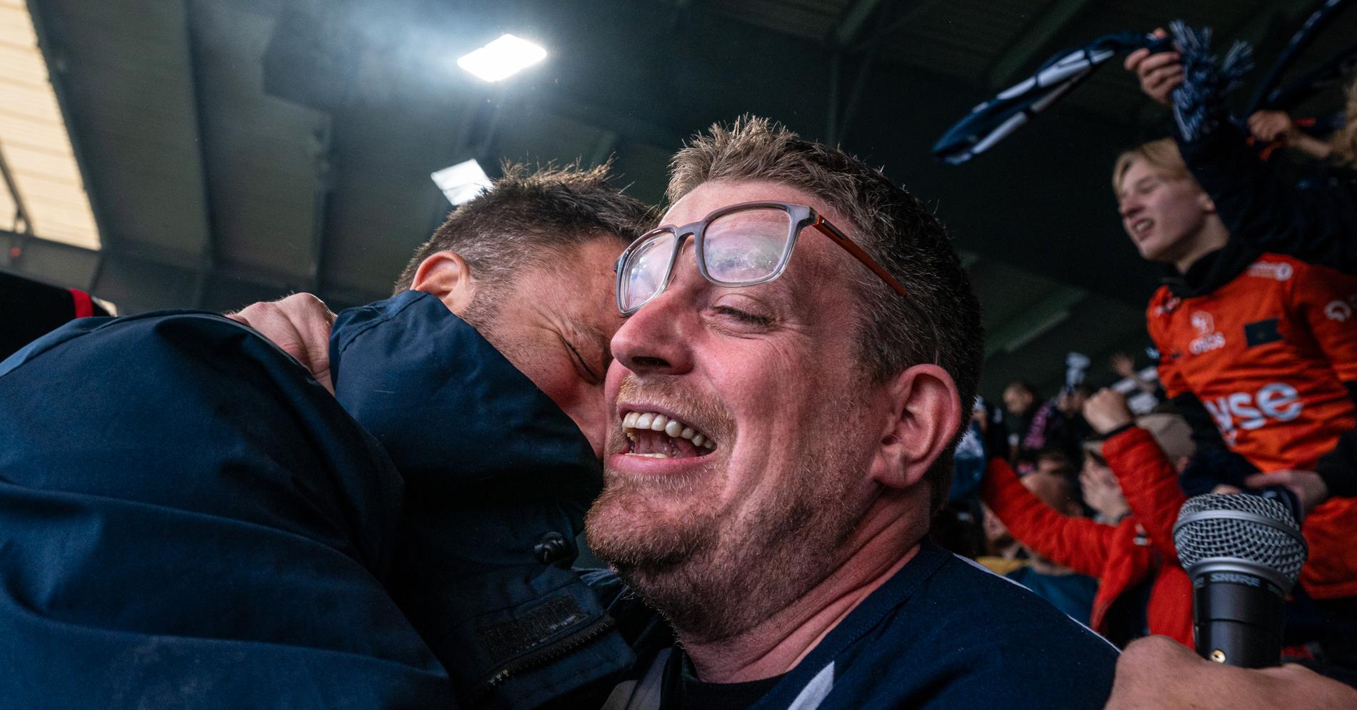 Han kjørte 68 timer i buss for 90 minutter med Viking