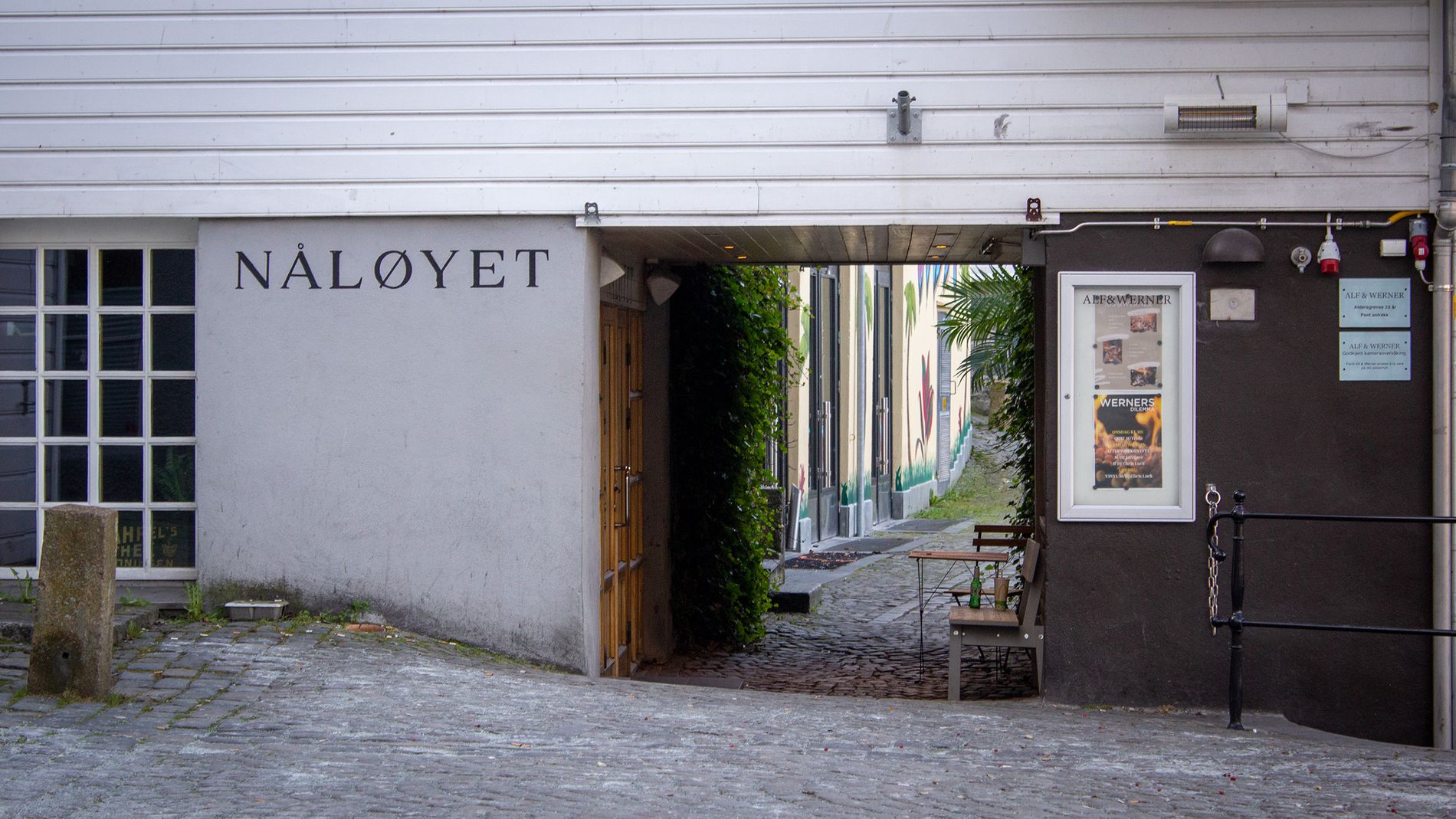 Nåløyet i Stavanger sentrum ble stengt av politiet natt til søndag 15. september.